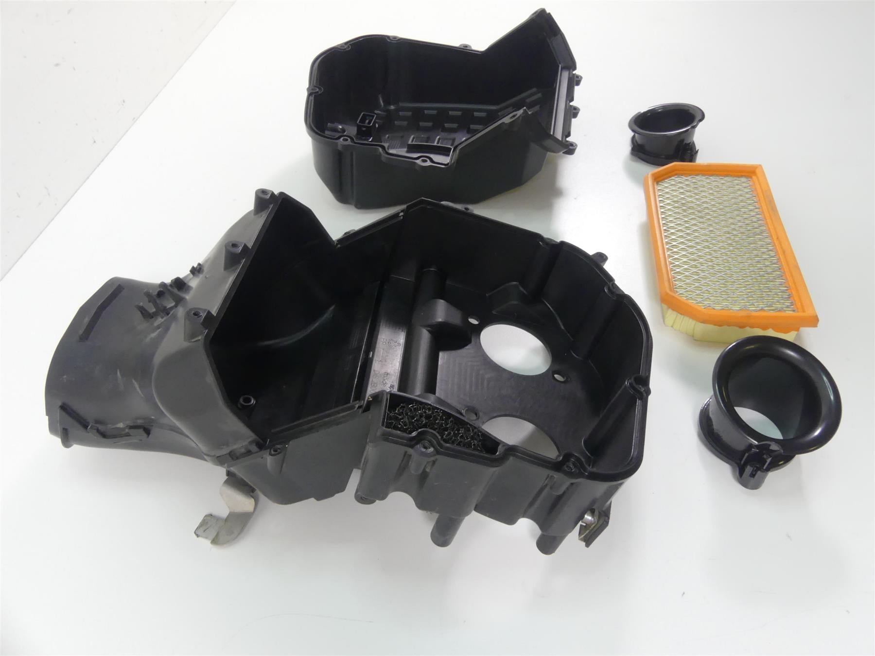 2021 Aprilia Tuono 660 RS660 Air Filter Cleaner Breather Box 2B006529 2B006527 {{ shop.shopifyCountryName }} - Mototech271
