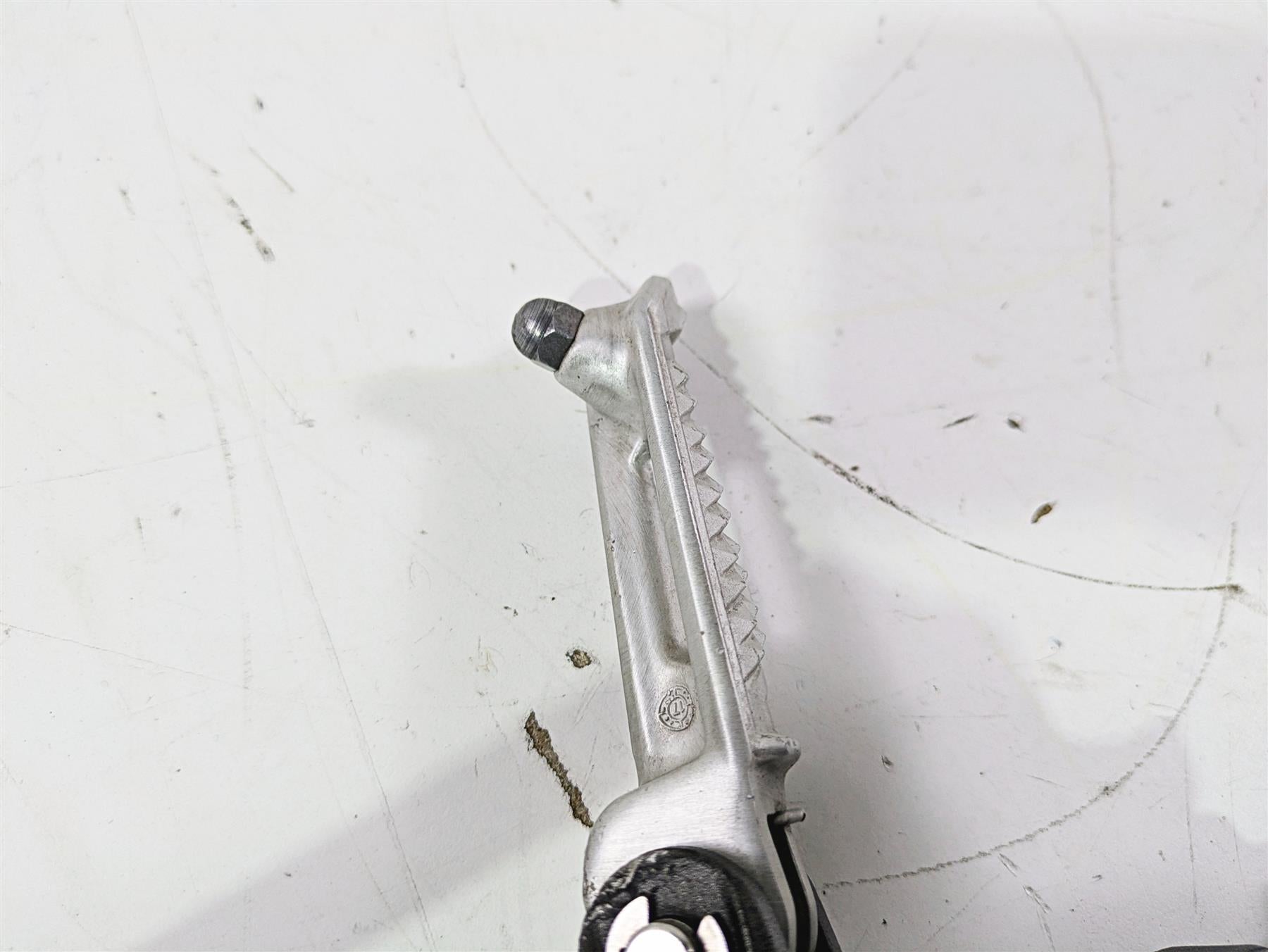 2019 Triumph Speed Triple RS 1050 Front Left Footpeg & Shifter READ T2081737 {{ shop.shopifyCountryName }} - Mototech271