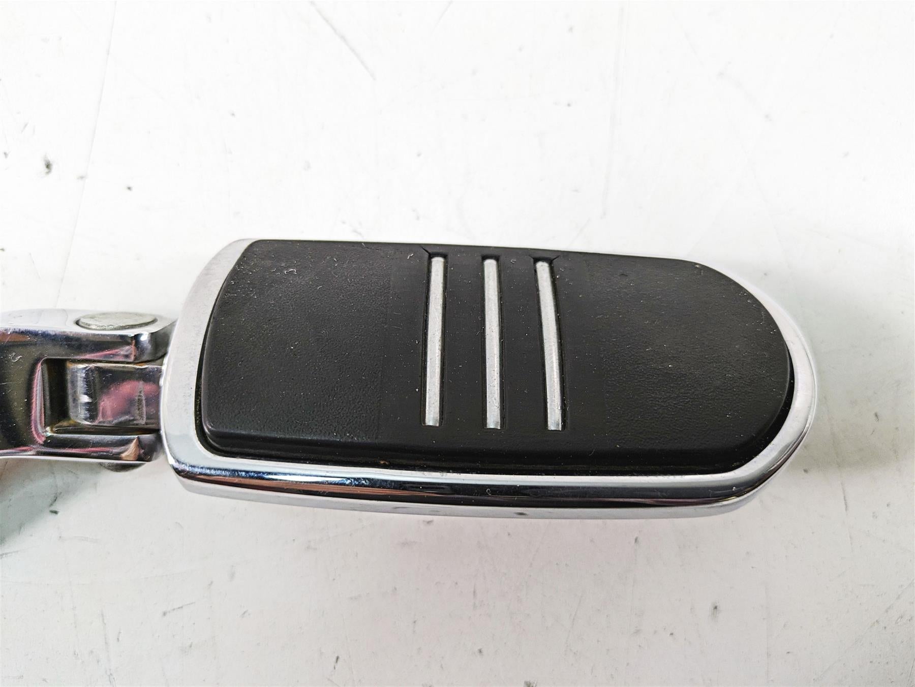 2013 Harley Touring FLHX Street Glide Right Rear Passenger Footpeg 49015-04A {{ shop.shopifyCountryName }} - Mototech271