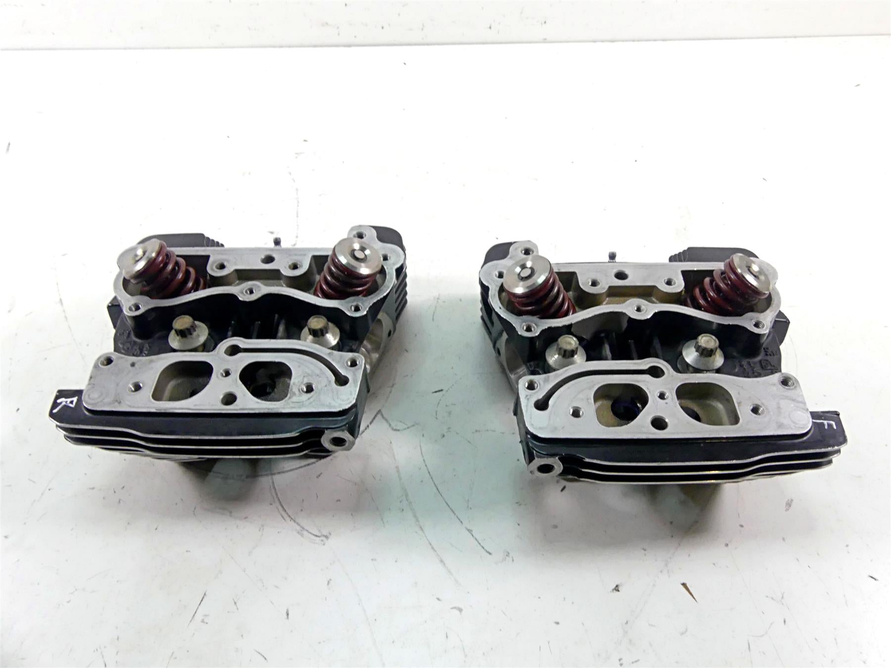 2002 Harley Touring FLHTC Electra Glide Big Valve Ported Cylinder Heads 16725-99 {{ shop.shopifyCountryName }} - Mototech271
