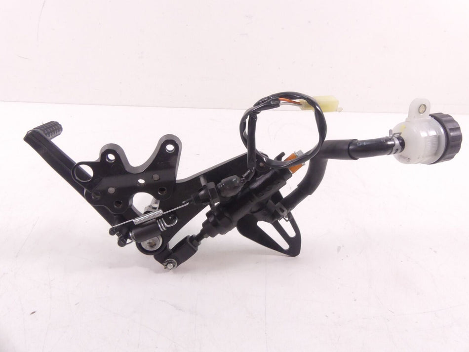 2018 Suzuki GSXR750 Right Front Driver Footpeg Brake Pedal Set 43511-14J10 {{ shop.shopifyCountryName }} - Mototech271