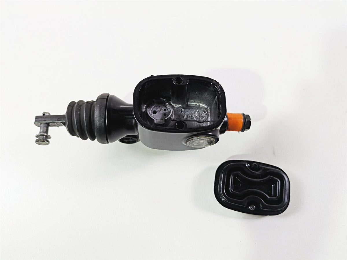 2016 Harley Touring FLHR Road King Rear Brake Master Cylinder Brembo 41700028A {{ shop.shopifyCountryName }} - Mototech271