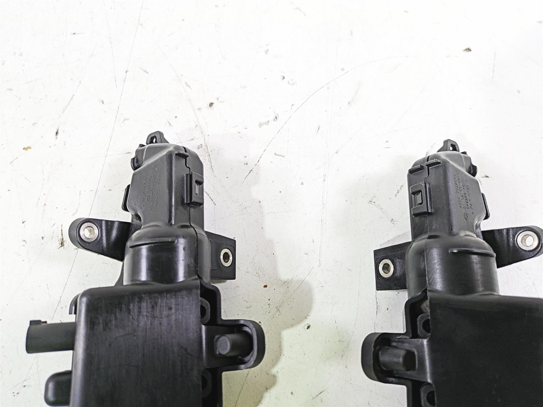 2014 BMW R1200 RT RTW K52 Saddlebag Bag Lock Actuator Set 46647724037 {{ shop.shopifyCountryName }} - Mototech271