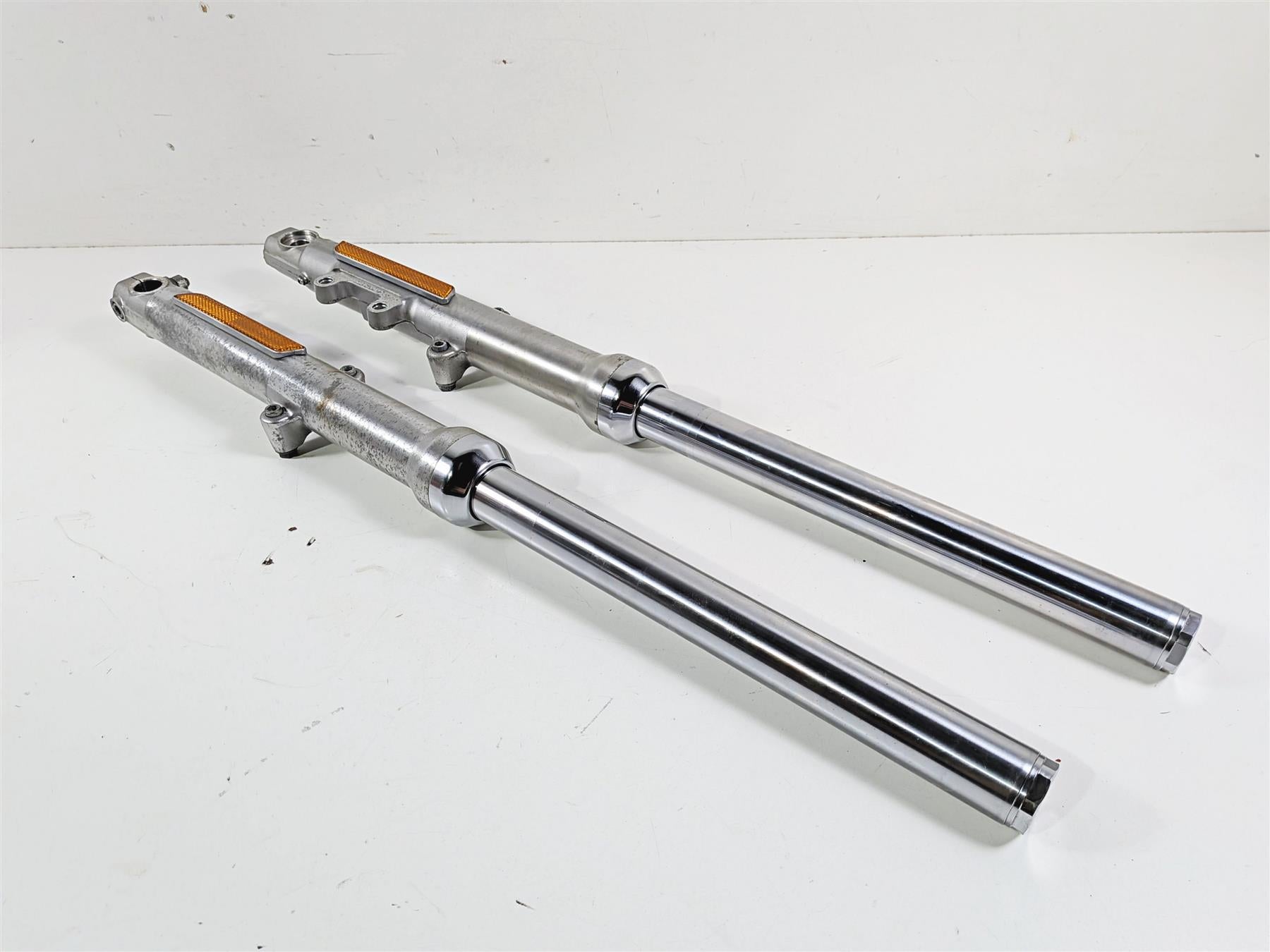 2006 Harley Sportster XL883 Low Front Fork Leg Set 39mm 46307-05 46308-05 {{ shop.shopifyCountryName }} - Mototech271