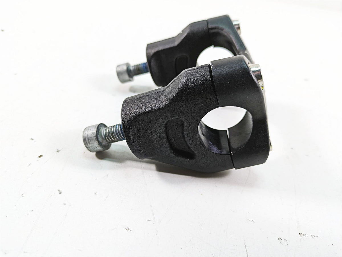 2020 Aprilia Tuono V4 Factory Handlebar Holder Riser Set 2B003986 2B003980 {{ shop.shopifyCountryName }} - Mototech271