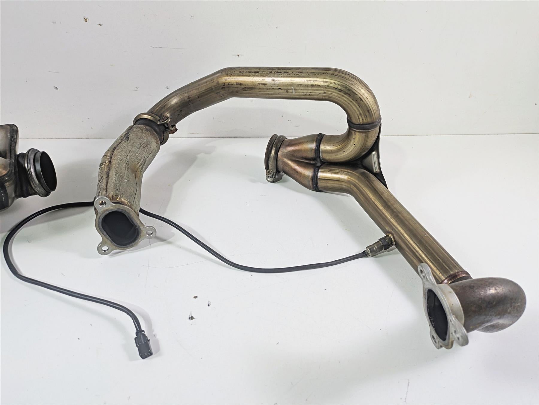 2017 KTM 1290 Super Duke GT Exhaust Chamber Header & Servo Set 61405050000 {{ shop.shopifyCountryName }} - Mototech271