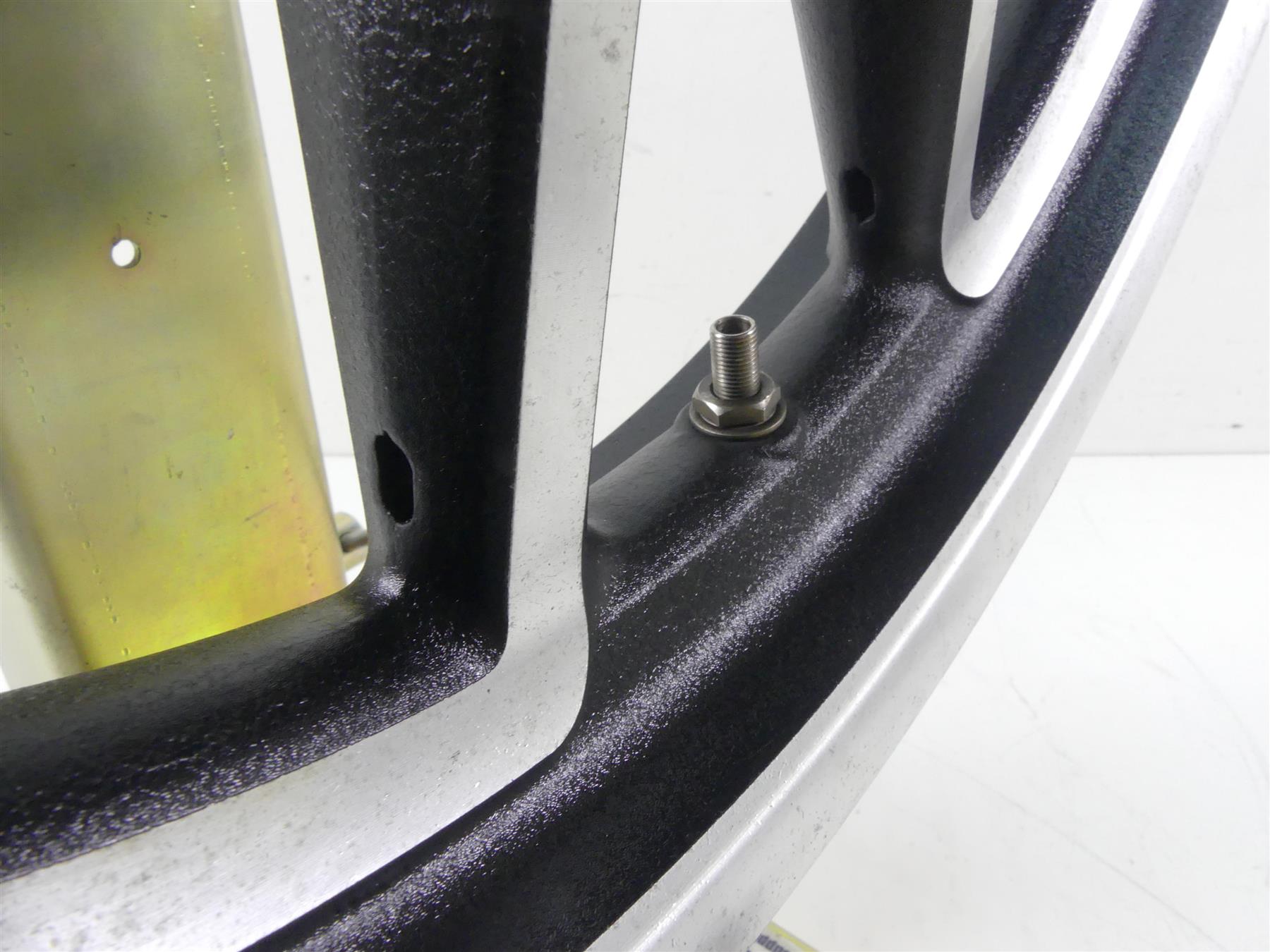 2015 Harley FXDL Dyna Low Rider Straight 19x2.5 Front Wheel Rim 43300280 {{ shop.shopifyCountryName }} - Mototech271