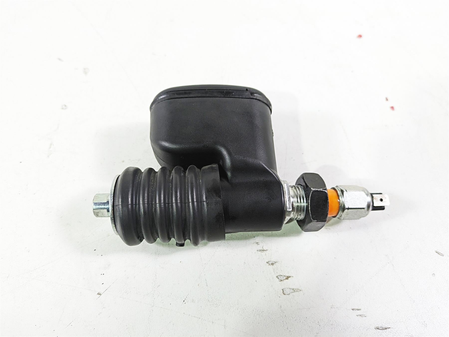 2017 Harley Dyna FXDB Street Bob Rear Brake Master Cylinder 41700065A {{ shop.shopifyCountryName }} - Mototech271