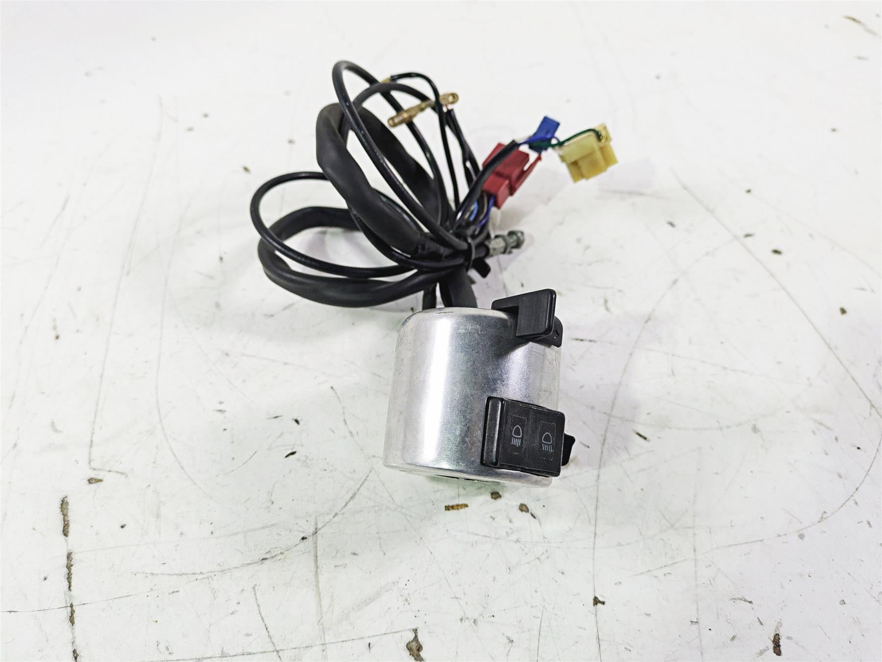 2002 Honda GL1500 CD Valkyrie Deluxe Left Hand Control Switch 35020-MZ0-670 {{ shop.shopifyCountryName }} - Mototech271