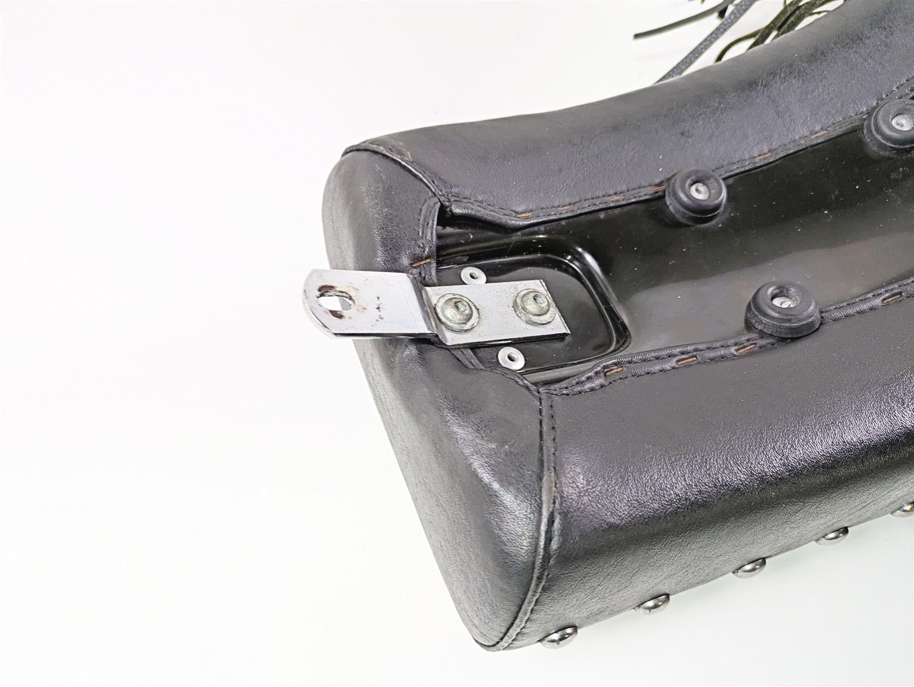 2002 Indian Spirit Deluxe Rider Passenger Studded Seat Saddle 62-097 {{ shop.shopifyCountryName }} - Mototech271