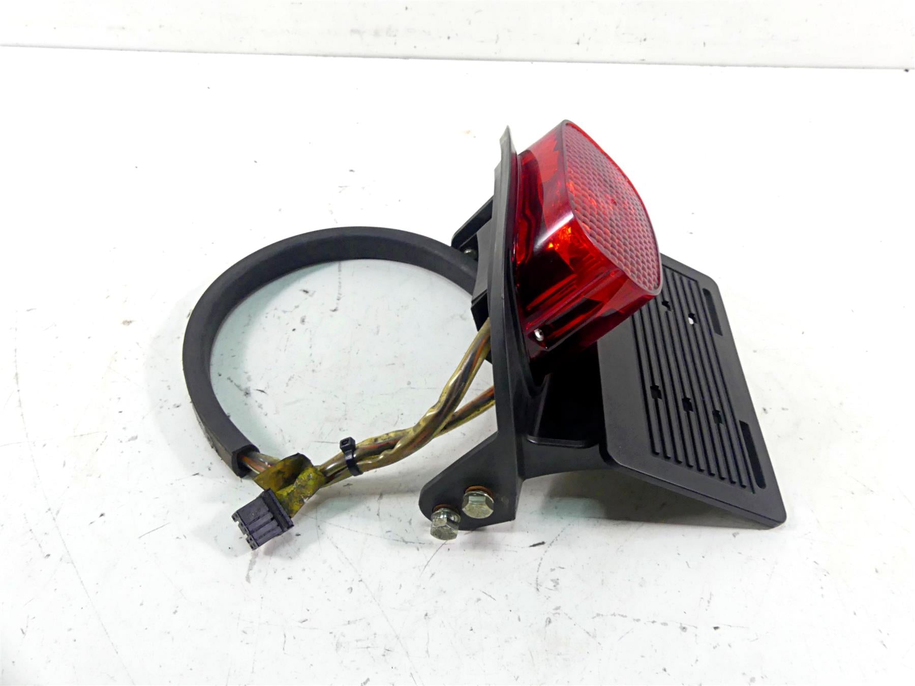 2006 Harley Softail FXSTSI Springer License Plate Holder Taillight Set 59995-06 {{ shop.shopifyCountryName }} - Mototech271