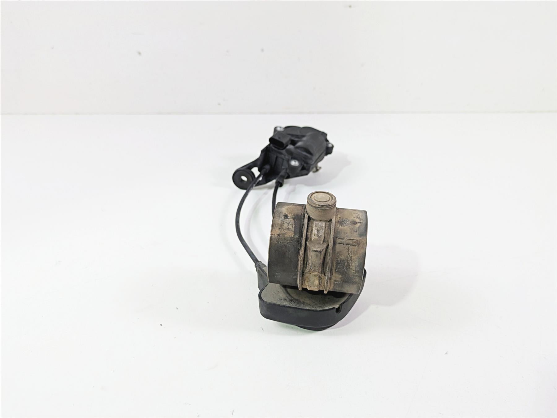 2018 BMW R nineT Urban GS K33 Exhaust Valve Flap & Servo Motor D=57 18518546552 {{ shop.shopifyCountryName }} - Mototech271