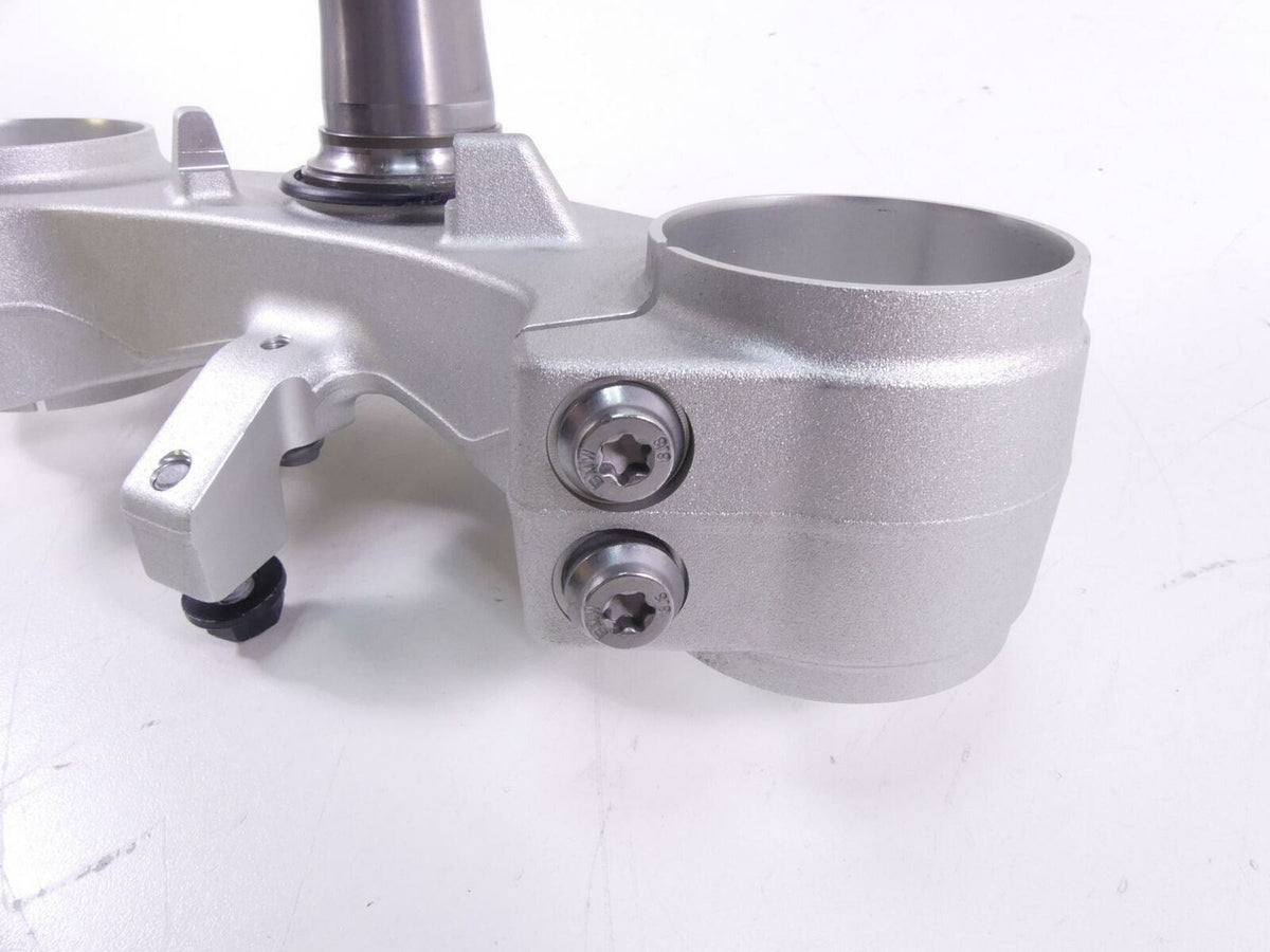 2020 BMW F900 R F900R K83 Lower Triple Tree Steering Clamp Yoke 8404206 {{ shop.shopifyCountryName }} - Mototech271