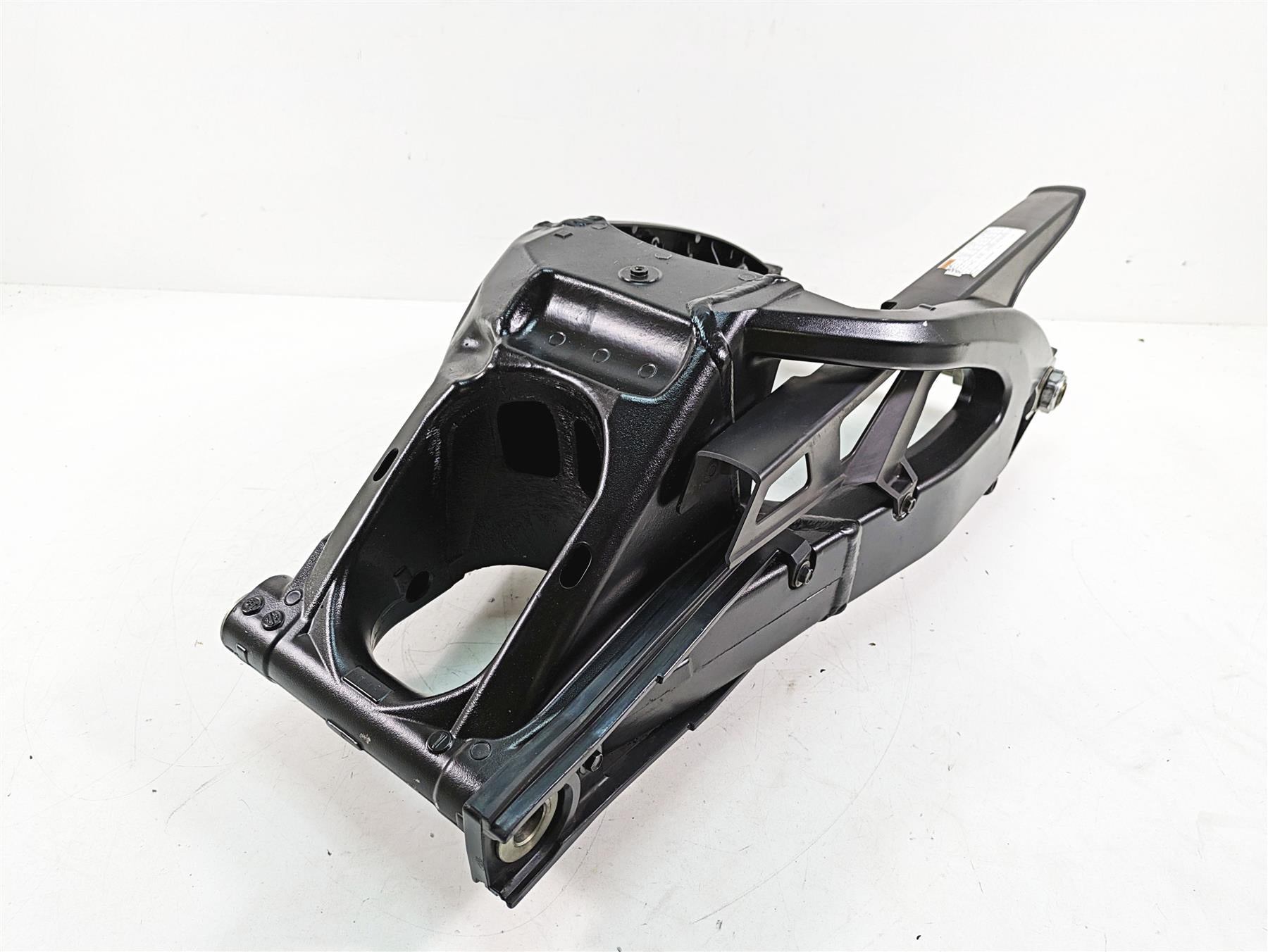 2009 Suzuki GSXR750 K9 Straight Rear Swingarm Swing Arm & Axle 61000-01H10-YAP {{ shop.shopifyCountryName }} - Mototech271