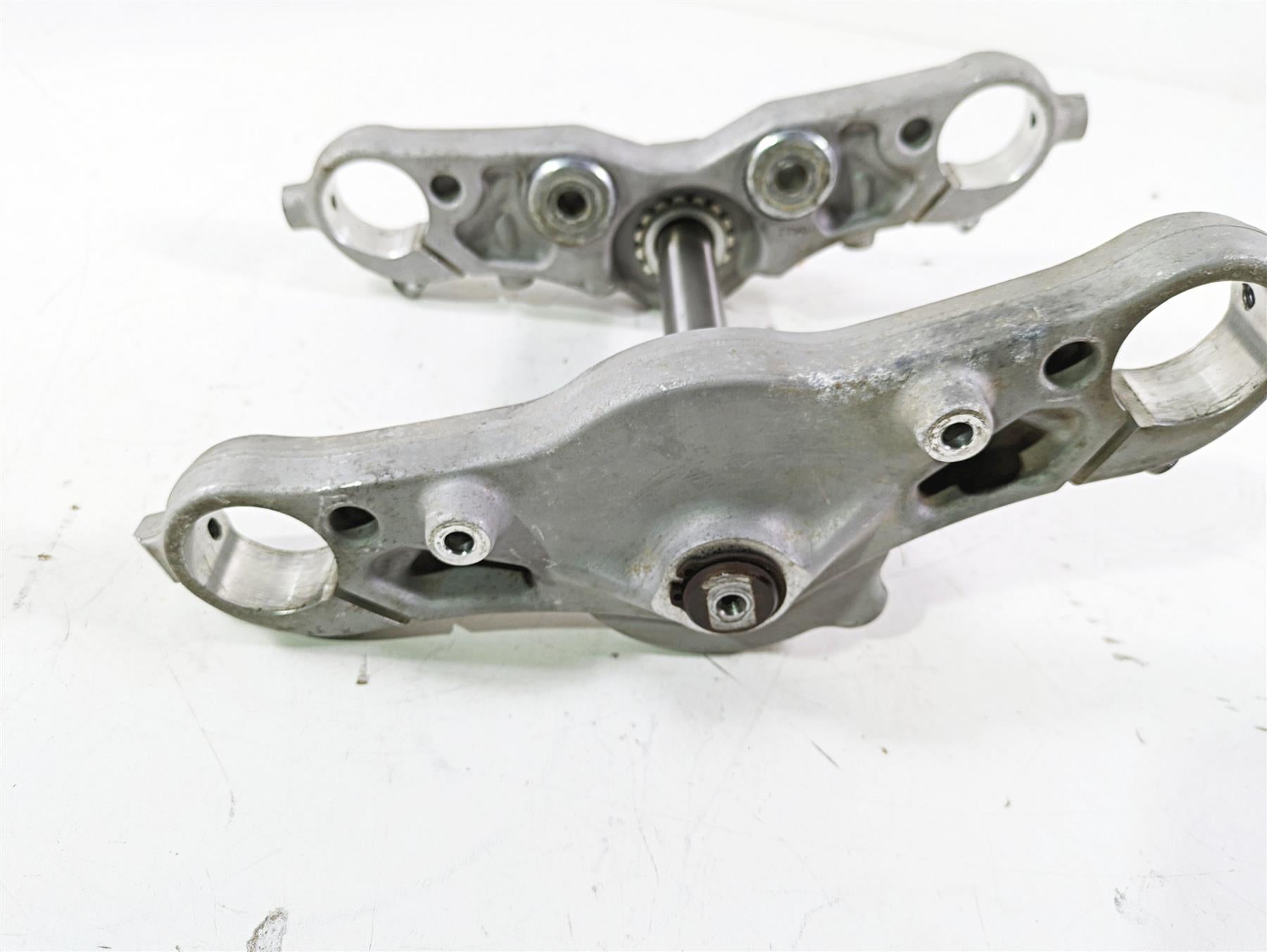 2012 Harley FLD Dyna Switchback Upper Lower Triple Tree 41mm READ 45900025 {{ shop.shopifyCountryName }} - Mototech271