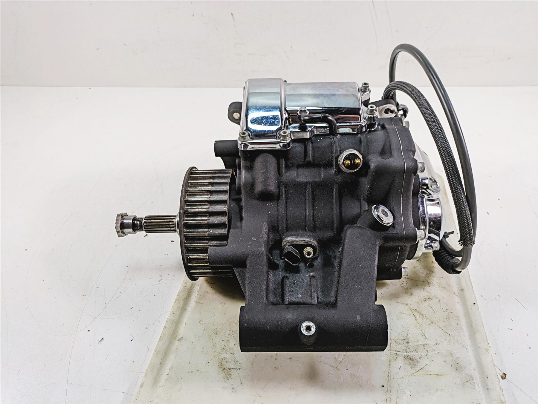 2009 Harley FXCWC Softail Rocker C 6 Speed Transmission Gear Box - 26k 33153-09 {{ shop.shopifyCountryName }} - Mototech271
