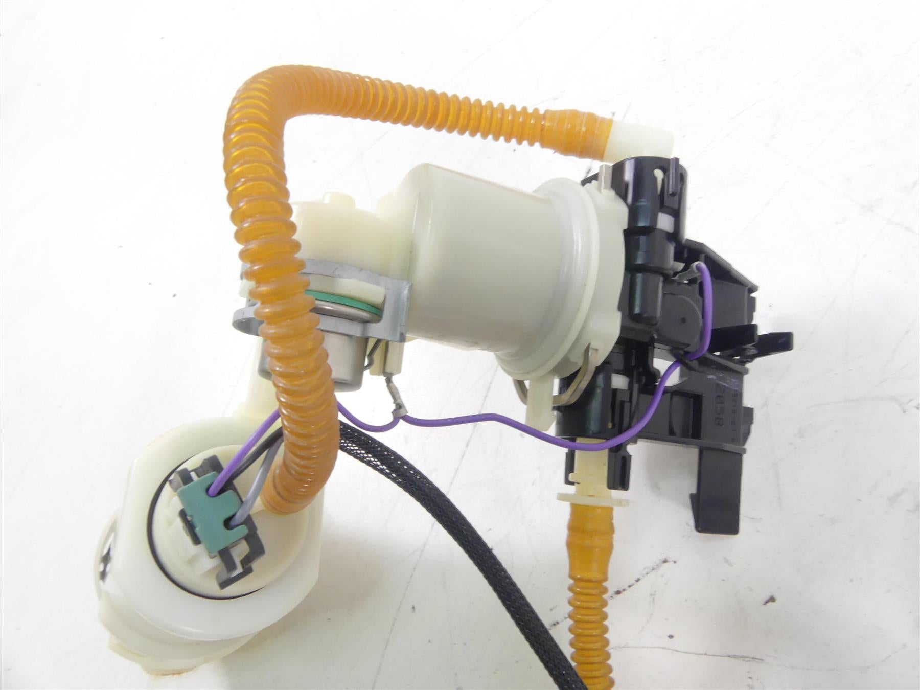 2009 Harley FXDF Dyna Fat Bob Fuel Petrol Gas Pump & Level Sending Unit 75218-04 {{ shop.shopifyCountryName }} - Mototech271