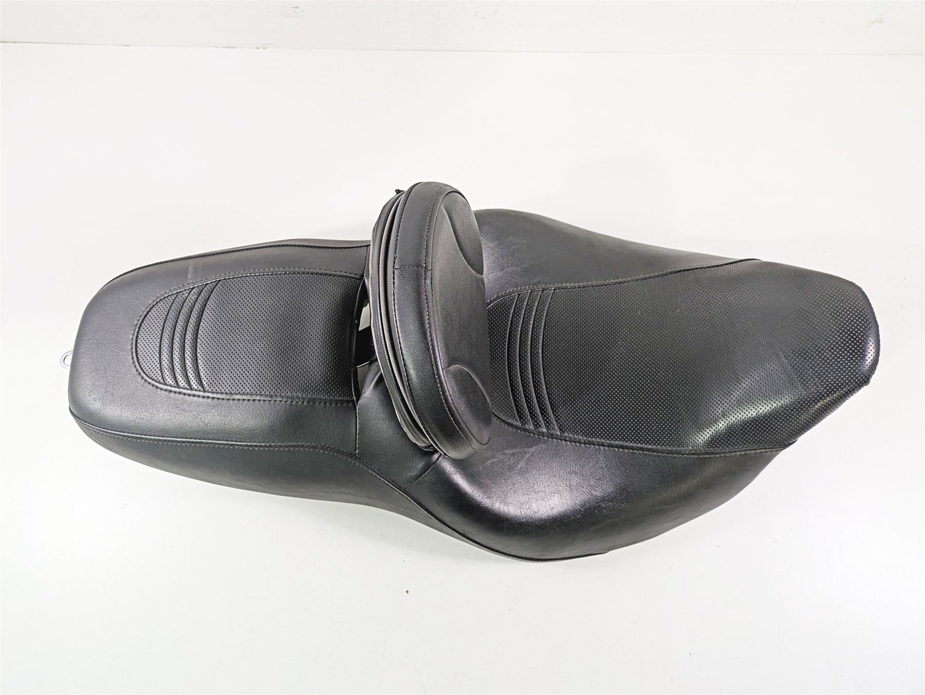 2009 Harley Touring FLHX Street Glide Dual Rider Seat Saddle + Backrest 52320-09 {{ shop.shopifyCountryName }} - Mototech271