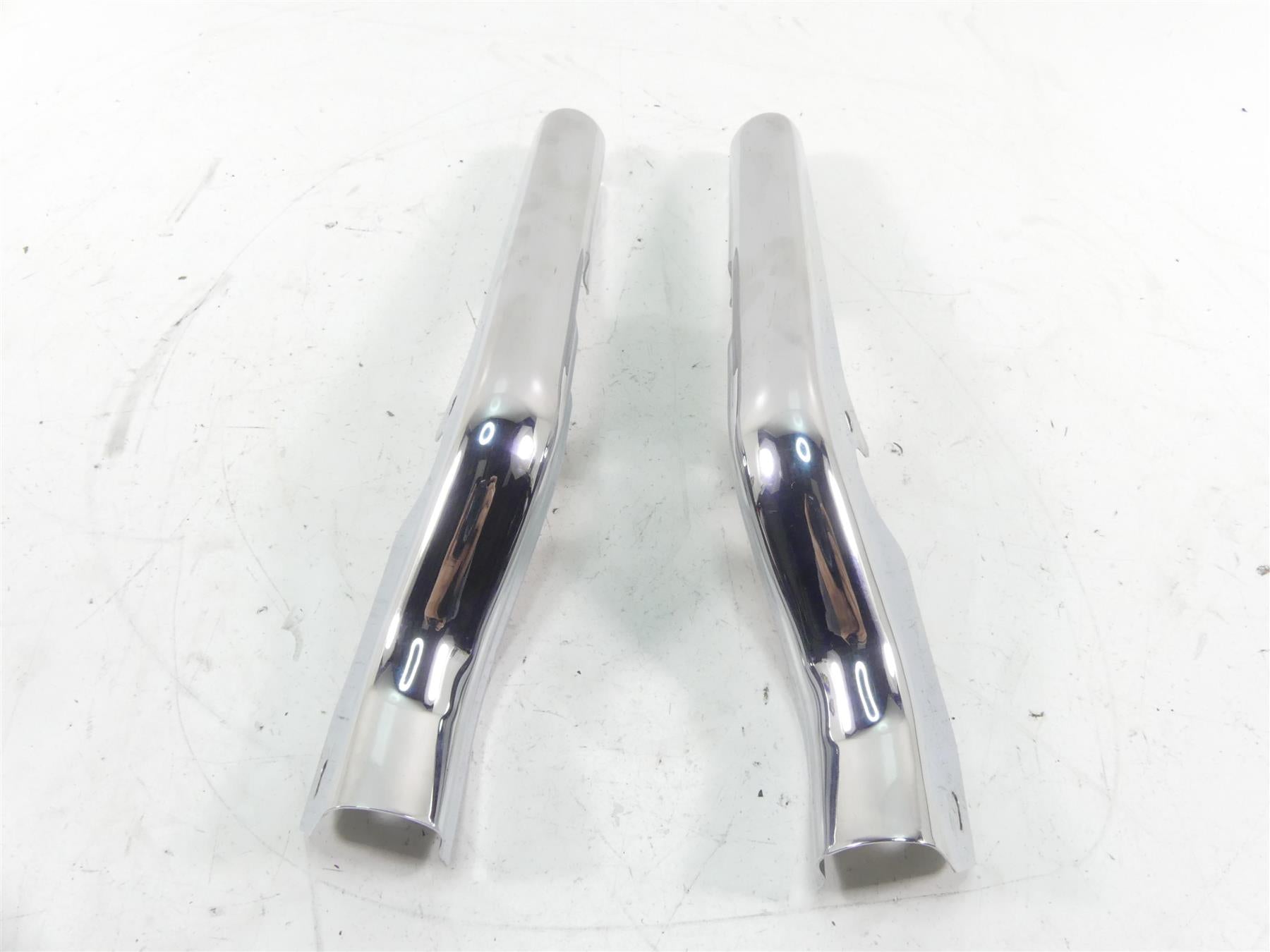 2005 Harley Touring CVO FLHTCSE Electra Glide Rear Frame Chrome Struts 47502-97 {{ shop.shopifyCountryName }} - Mototech271
