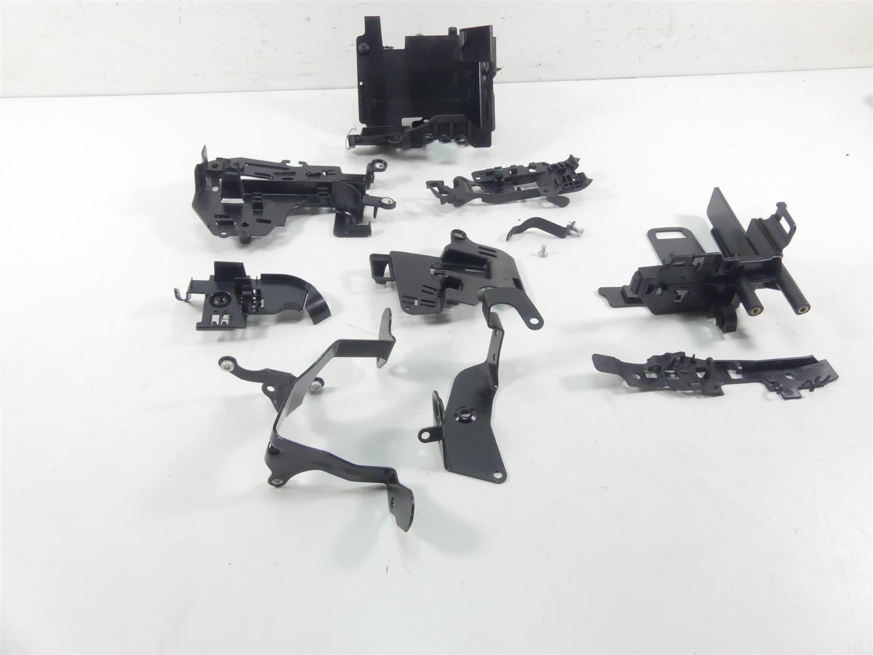 2022 Harley Softail FXBBS Street Bob Electrical Carrier Plastics Set 69201632 {{ shop.shopifyCountryName }} - Mototech271