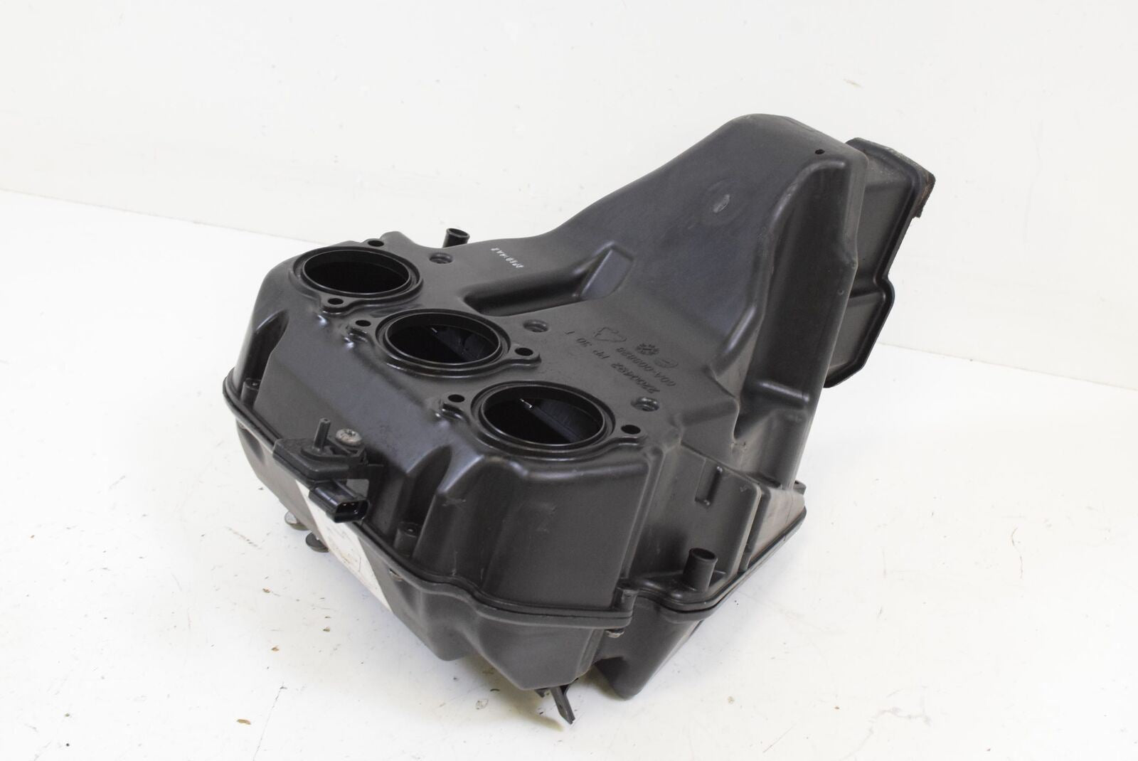 2012 Triumph Street Triple 675 R Air Cleaner Breather Filter Box T2200492 {{ shop.shopifyCountryName }} - Mototech271