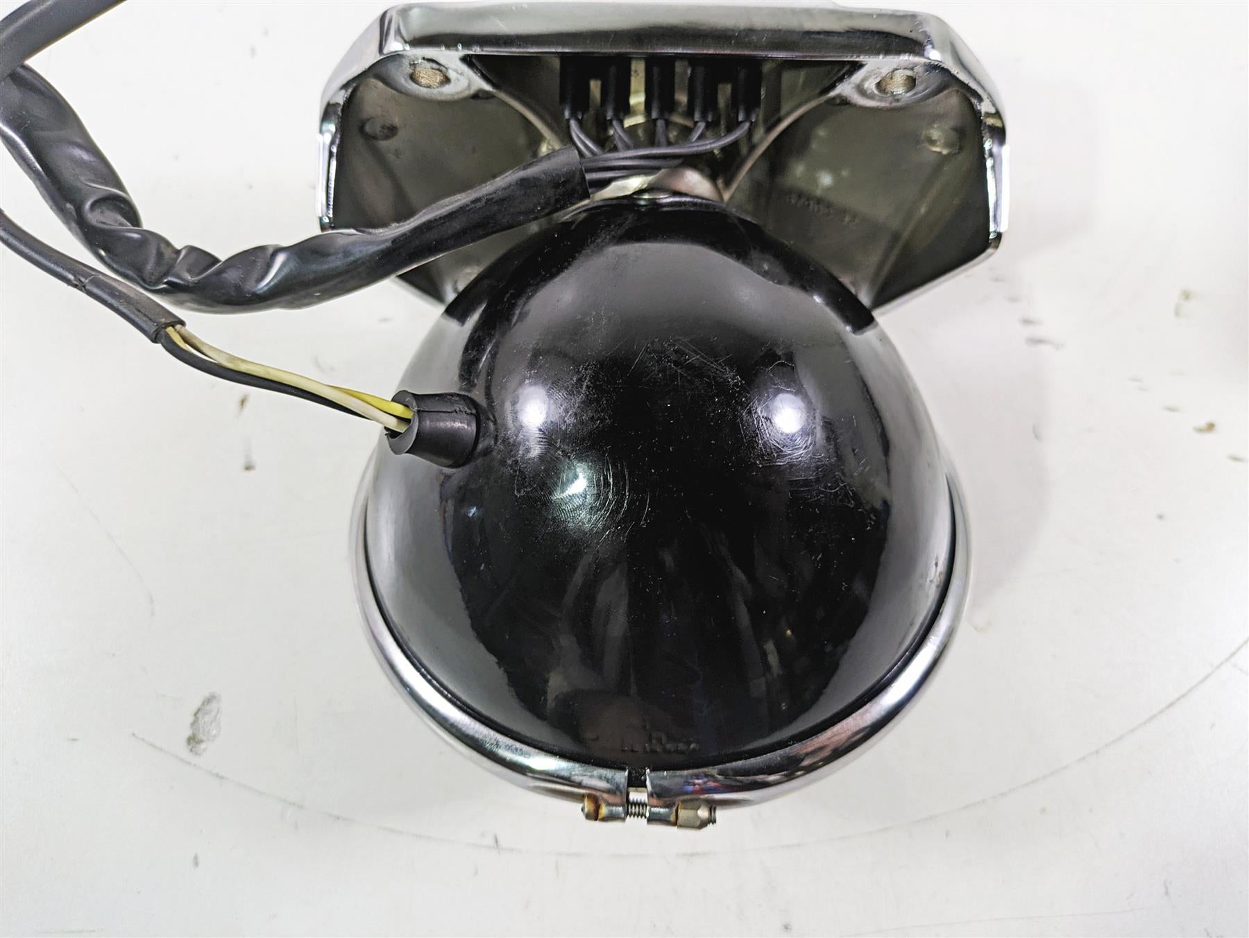 2003 Harley Dyna FXDL Low Rider 100TH Headlight Head Light & Visor 67672-96B {{ shop.shopifyCountryName }} - Mototech271