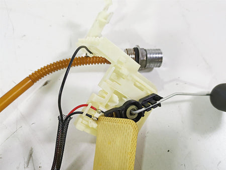 2012 Harley FLD Dyna Switchback Fuel Gas Petrol Pump - READ 75218-04D {{ shop.shopifyCountryName }} - Mototech271