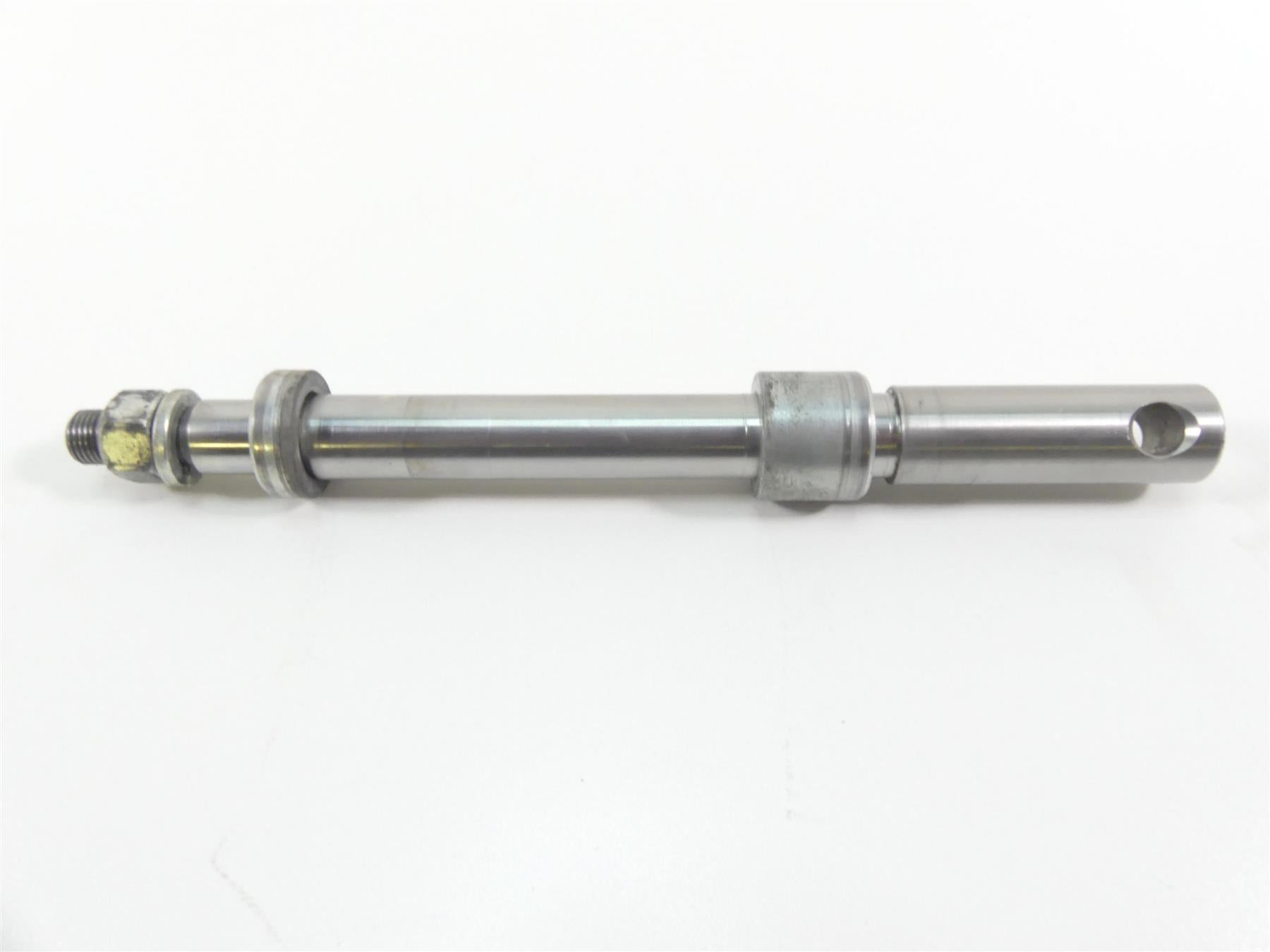 1999 Harley Dyna FXDL Low Rider Front 3/4" Wheel Spindle Axle 43895-87B {{ shop.shopifyCountryName }} - Mototech271