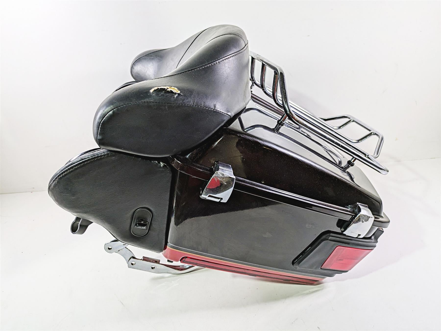 2010 Harley Touring FLHTK Electra Glide Rear Trunk Backrest + Mount Set 53128-09 {{ shop.shopifyCountryName }} - Mototech271