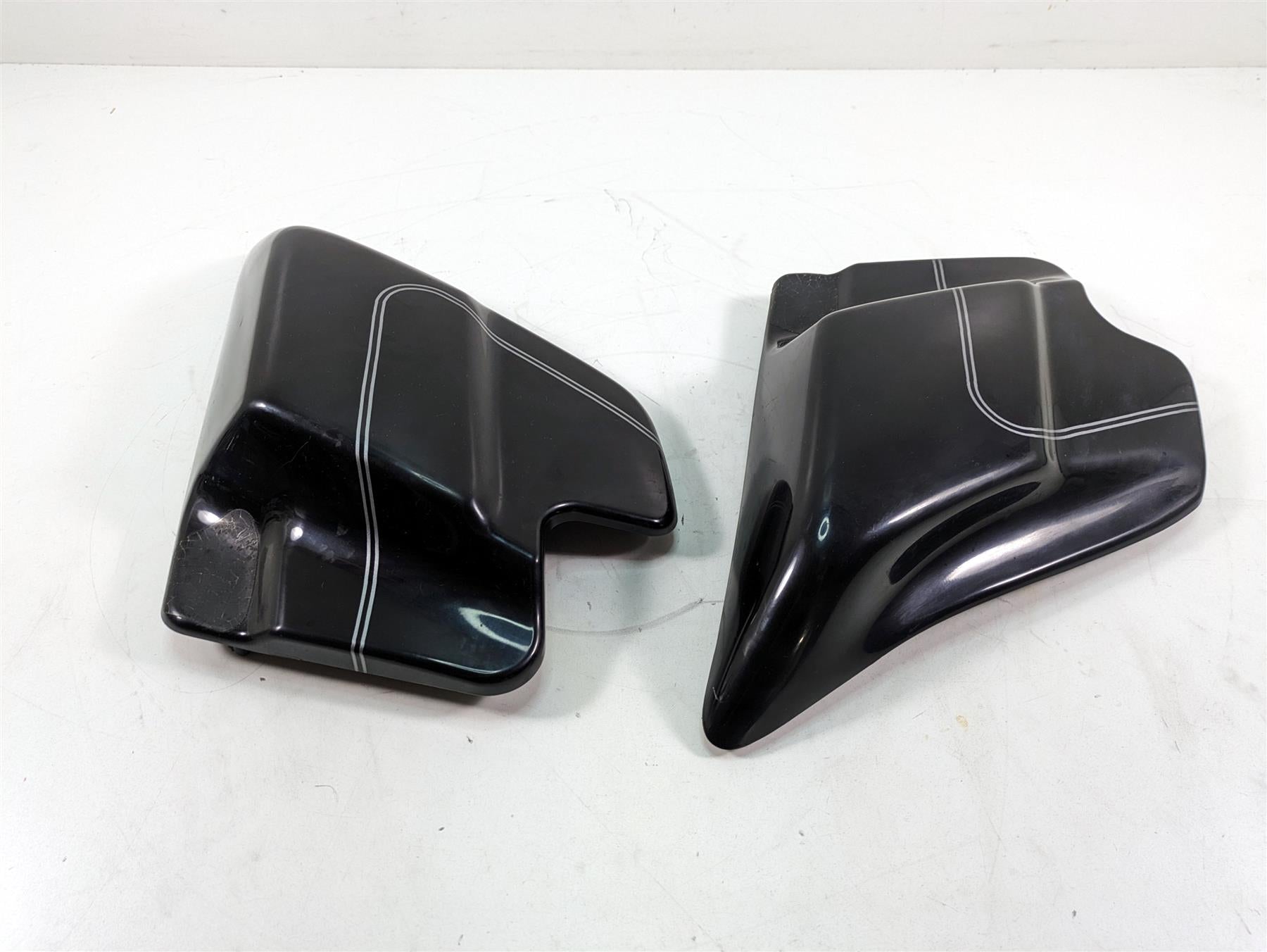 2006 Harley Touring FLHTCUI Electra Glide Vivid Black Side Cover Fairin 66670-97 {{ shop.shopifyCountryName }} - Mototech271