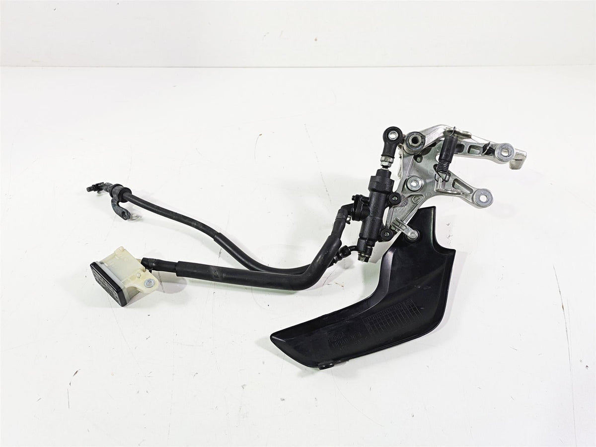 2017 Honda CBR600RR Right Footpeg & Rear Brake Master Cylinder 50600-MFJ-D00 {{ shop.shopifyCountryName }} - Mototech271