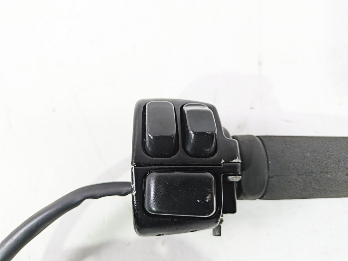 2004 Harley FLSTCI Softail Heritage Right Hand Control Switch 71684-06A 71683-06 {{ shop.shopifyCountryName }} - Mototech271