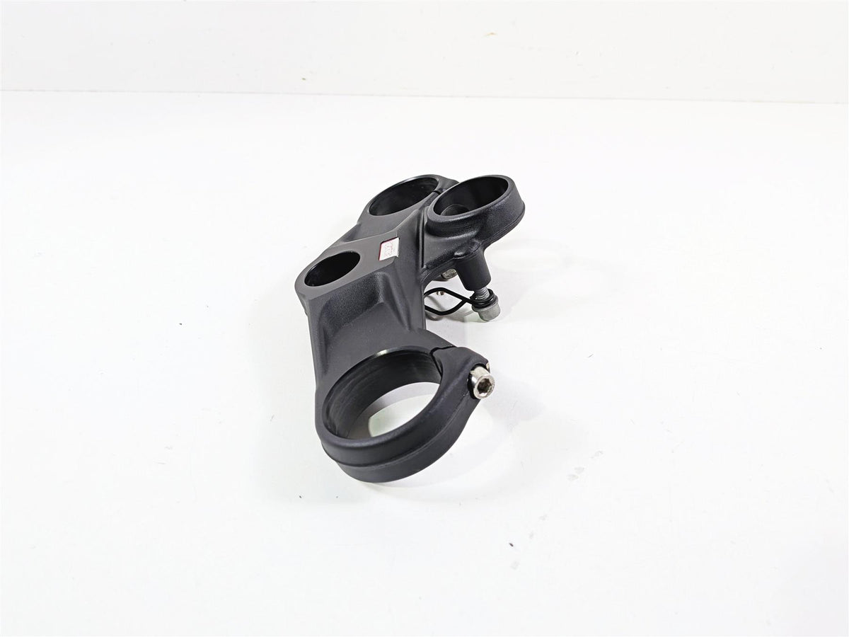 2018 Aprilia RSV4 RR Upper Triple Tree Steering Clamp 2B003830 858737 {{ shop.shopifyCountryName }} - Mototech271