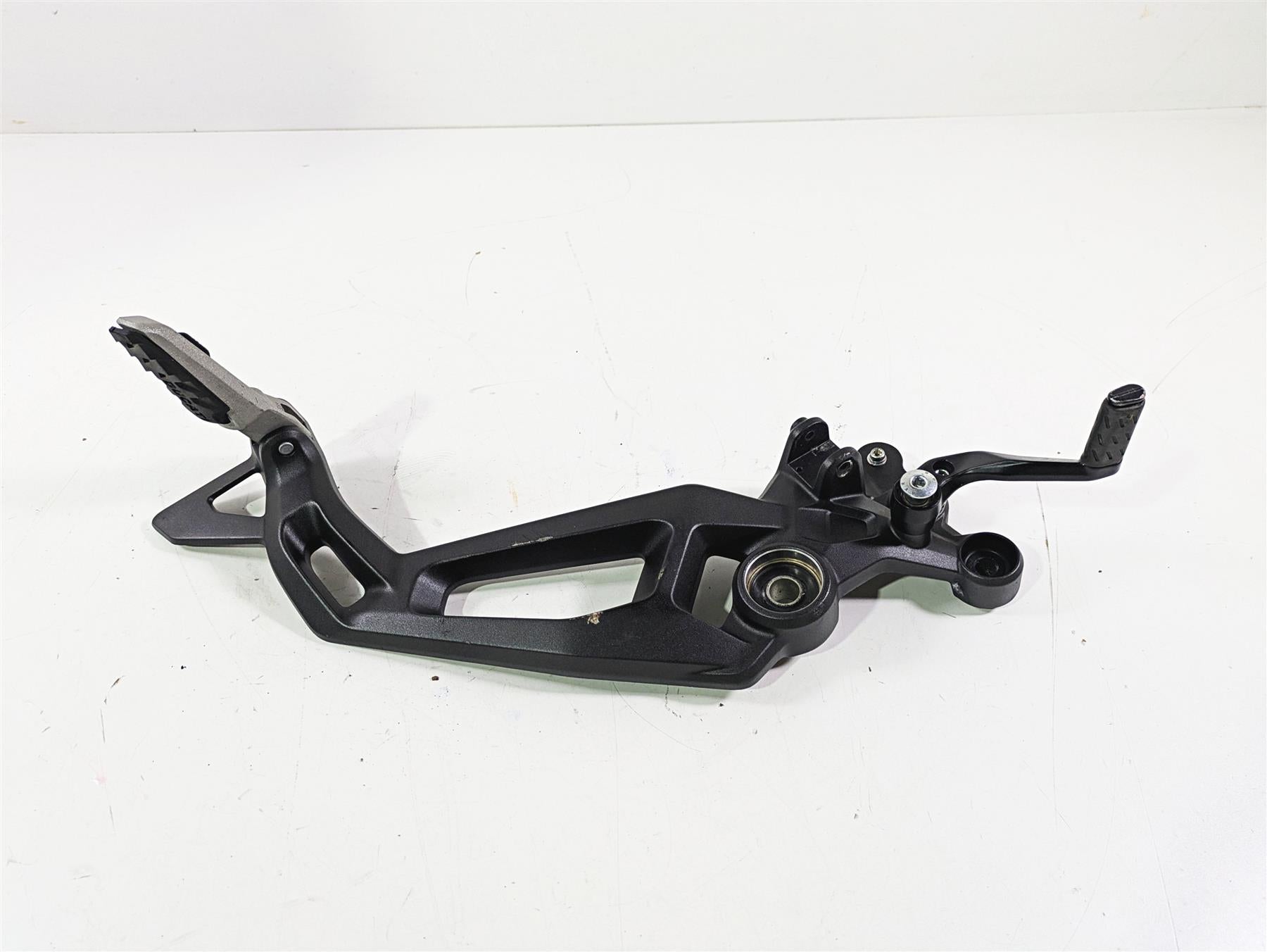 2023 Ducati Monster 937 SP Left Footpeg Set & Shifter F 82414032AA S 45623511AA {{ shop.shopifyCountryName }} - Mototech271