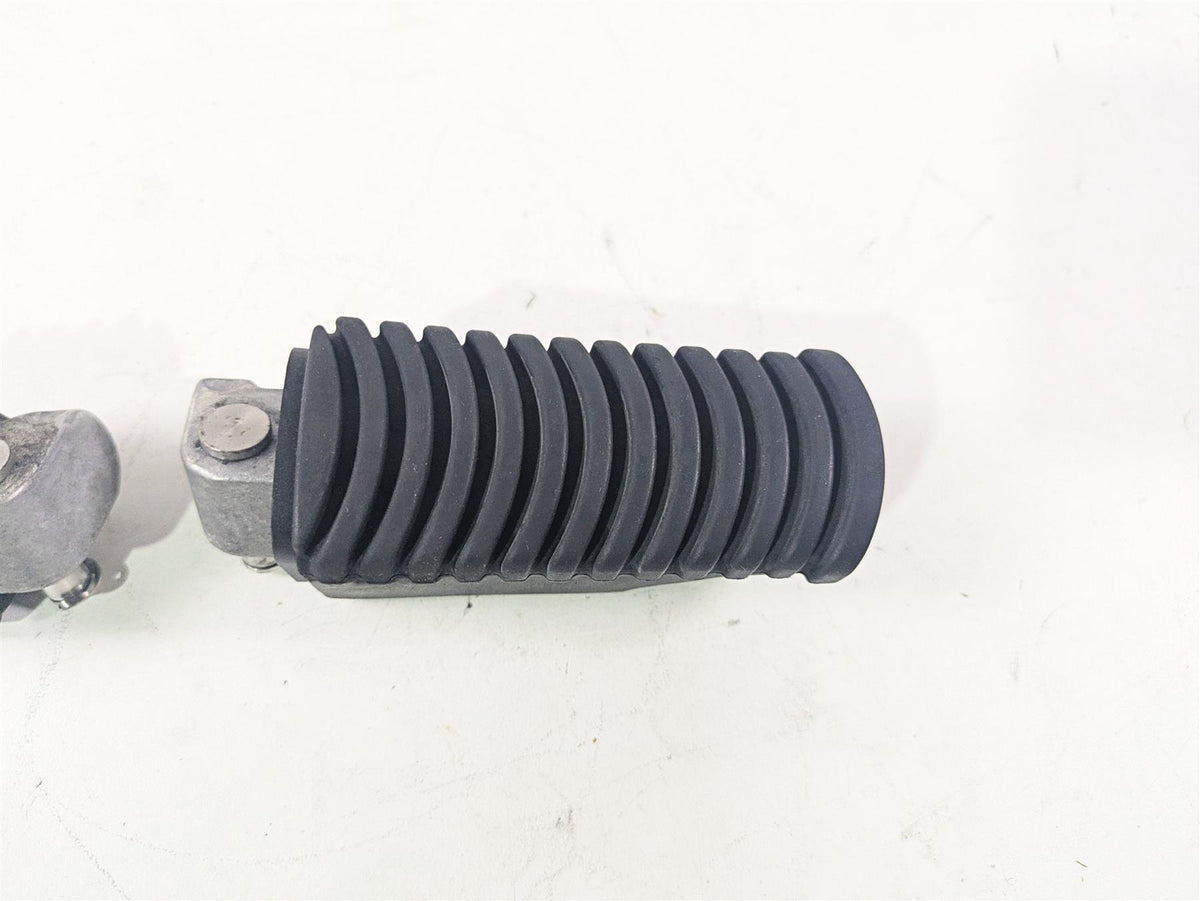 2010 BMW R1200GS K25 Rear Passenger Foot Pegs Footpeg 46712310403 46712310404 {{ shop.shopifyCountryName }} - Mototech271