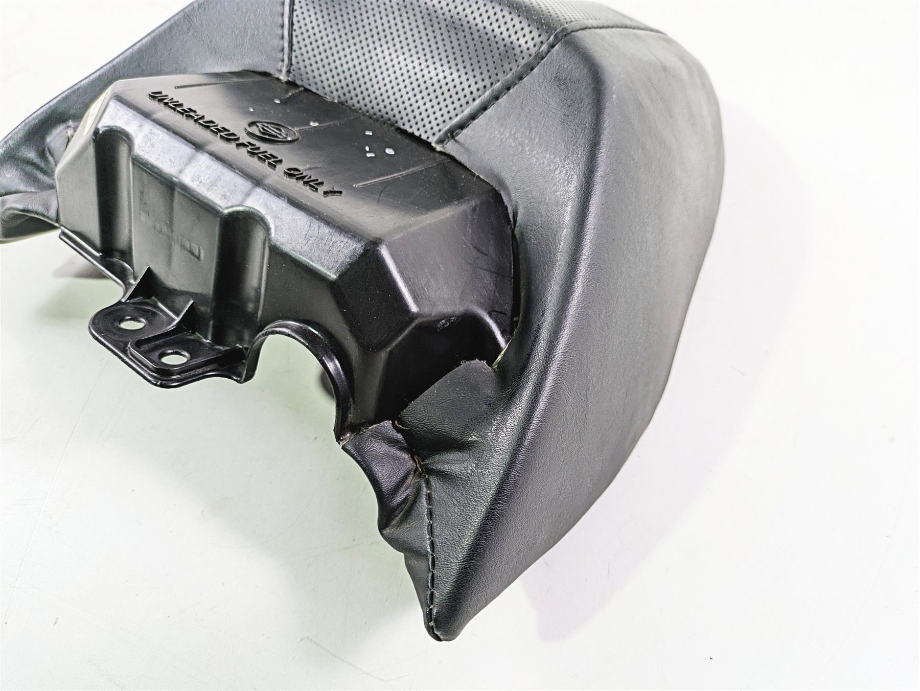 2006 Harley VRSCR Street V-Rod Rear Passenger Seat Saddle 52416-06 {{ shop.shopifyCountryName }} - Mototech271