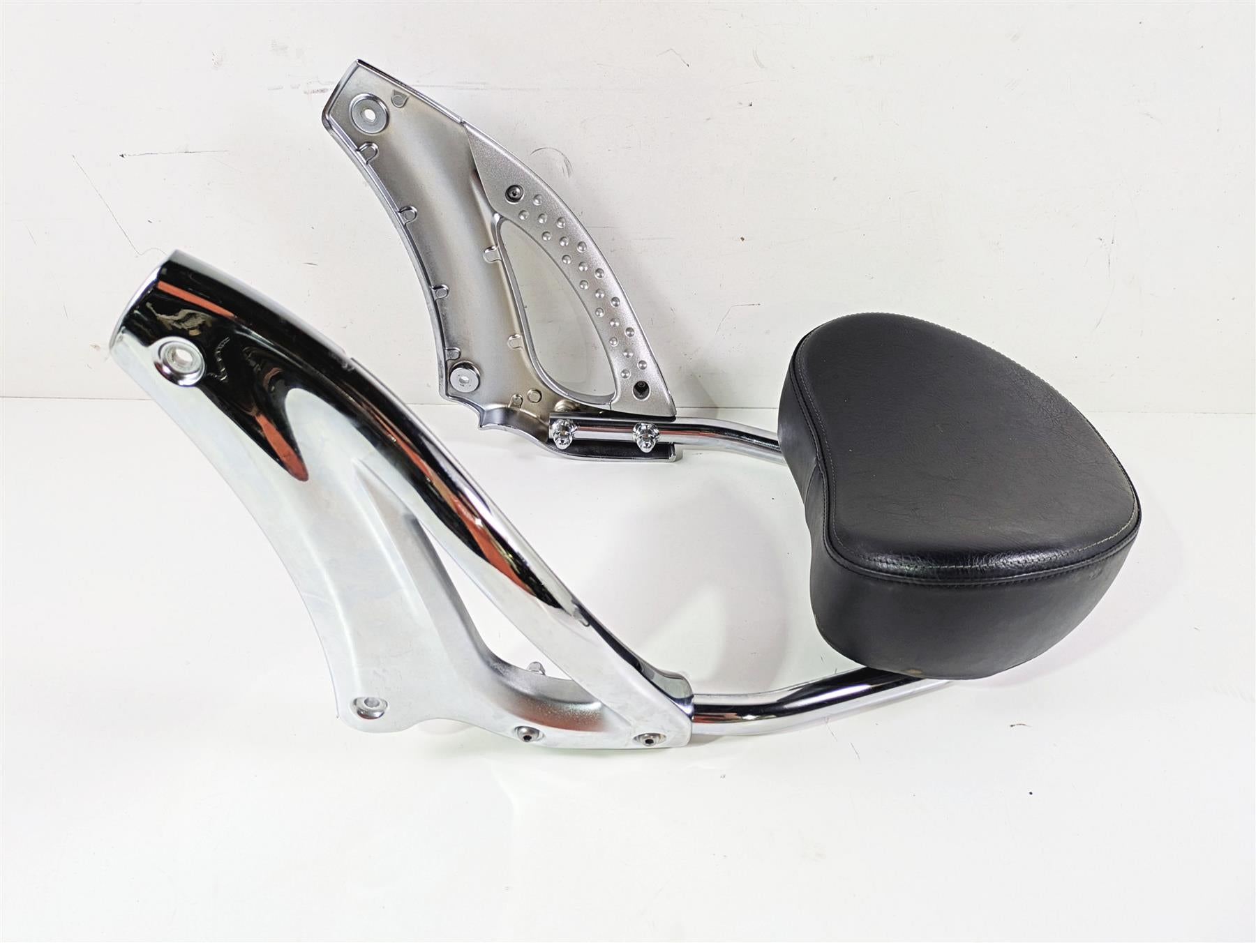 2008 Kawasaki VN1600 Vulcan Nomad Sissybar Passenger Back Rest 39137-0009 {{ shop.shopifyCountryName }} - Mototech271