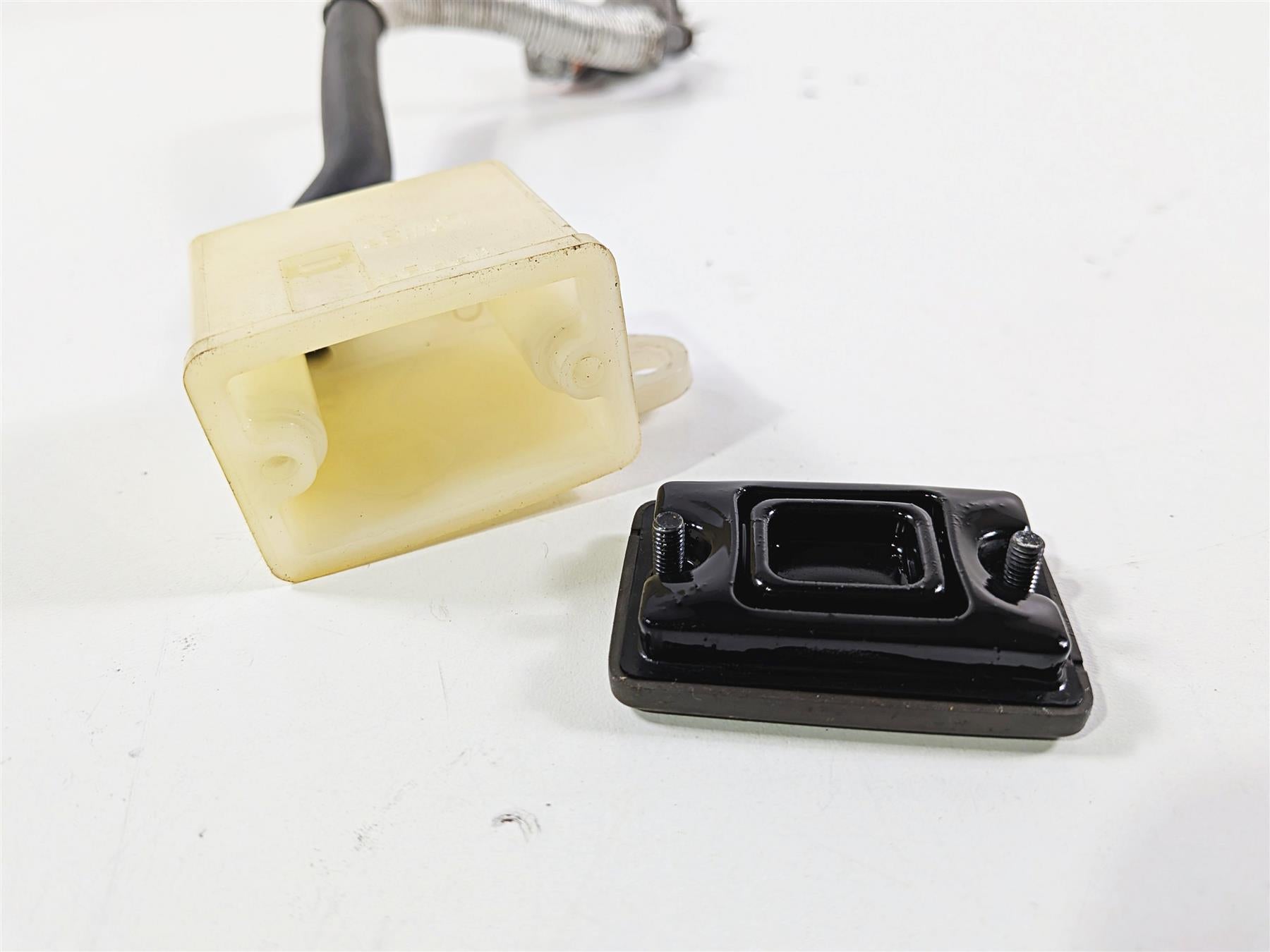 2014 Suzuki M109R VZR1800 Boulevard Rear Brake Master Cylinder 69600-48G00 {{ shop.shopifyCountryName }} - Mototech271