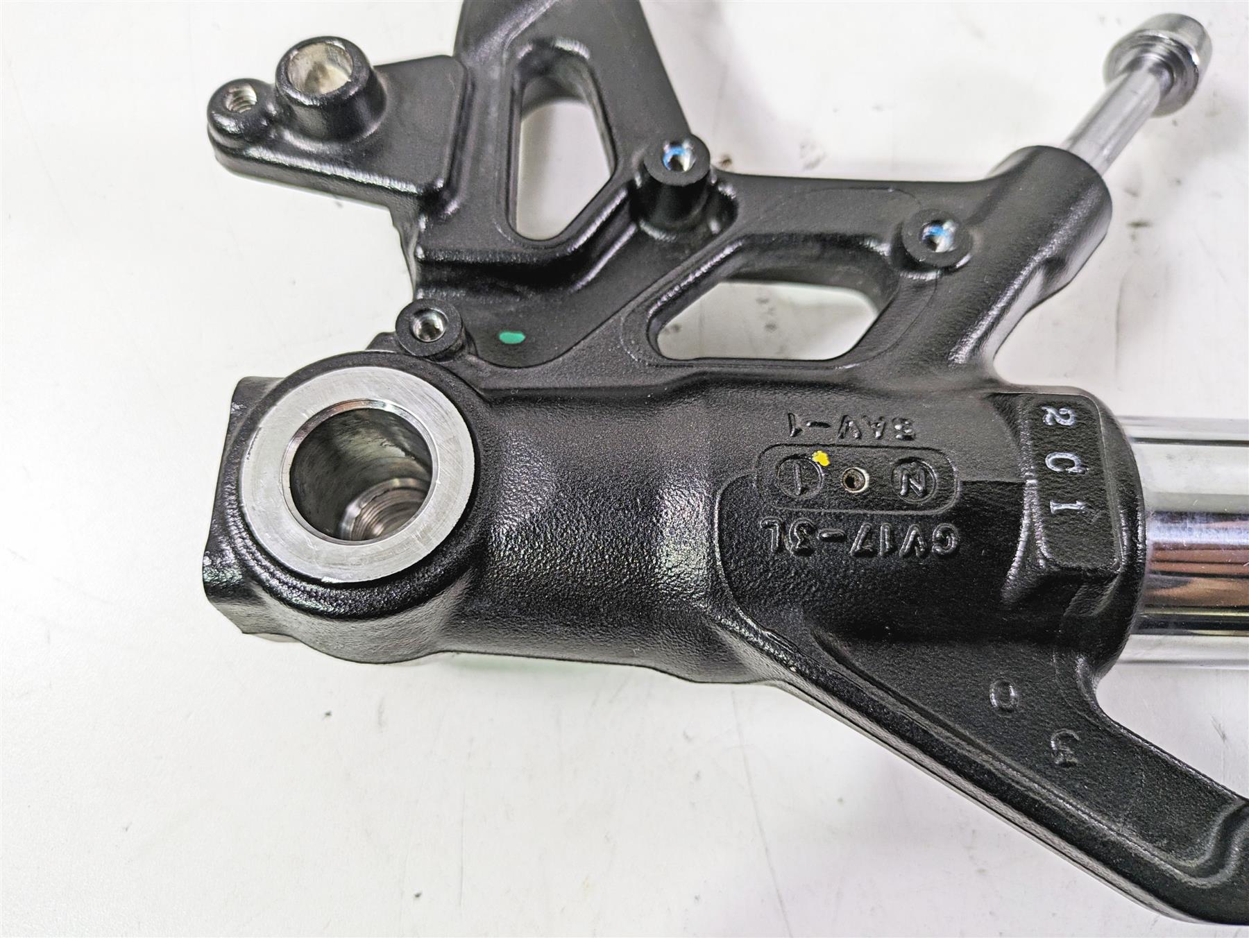 2023 Triumph Street Triple 765 RS Straight Showa Front Fork Leg Set 2k T2041654 {{ shop.shopifyCountryName }} - Mototech271