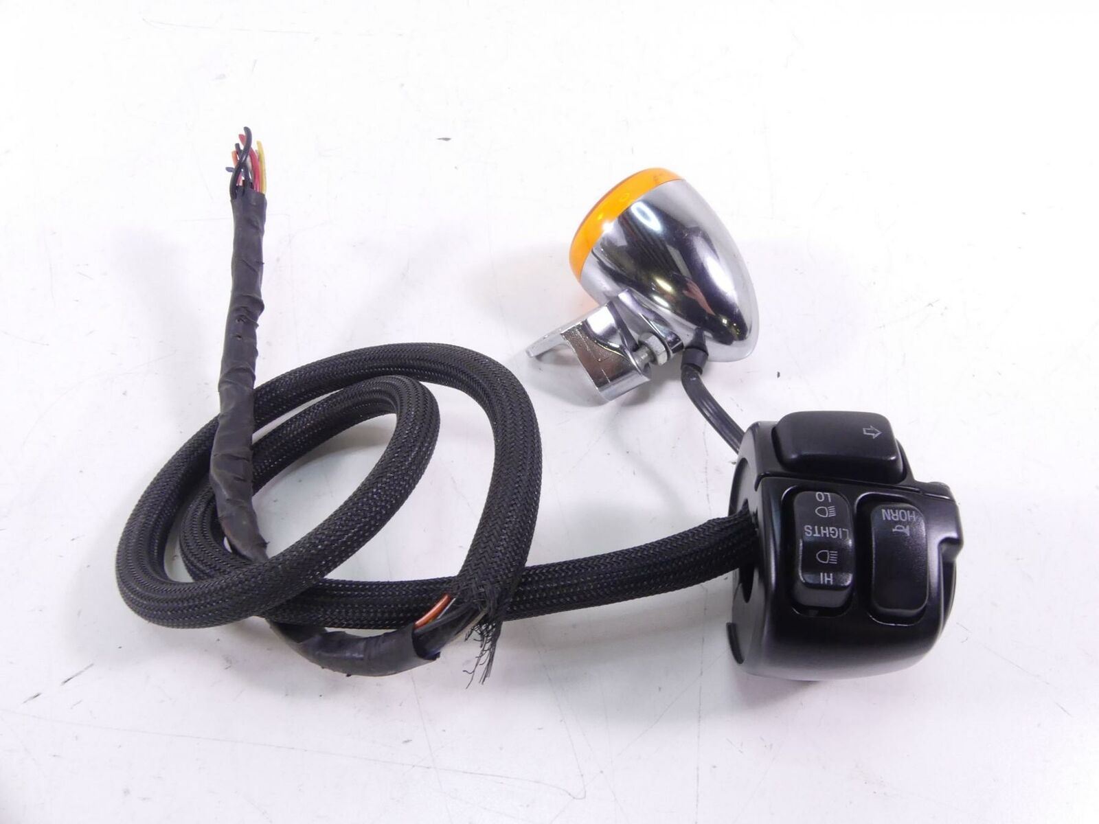2009 Harley FXDF Dyna Fat Bob Left Control Switch & Blinker 71682-06A {{ shop.shopifyCountryName }} - Mototech271