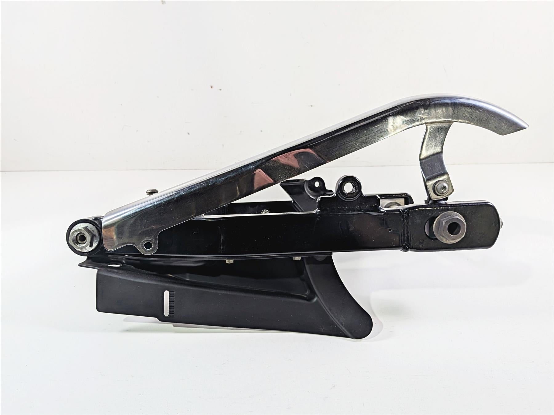 2014 Harley FXDL Dyna Low Rider Rear Swingarm & Belt Guards 47820-10 {{ shop.shopifyCountryName }} - Mototech271