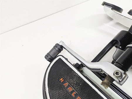 2014 Harley FLS Softail Slim Front Floorboard + Brake Pedal Shifter Set 42431-11 {{ shop.shopifyCountryName }} - Mototech271