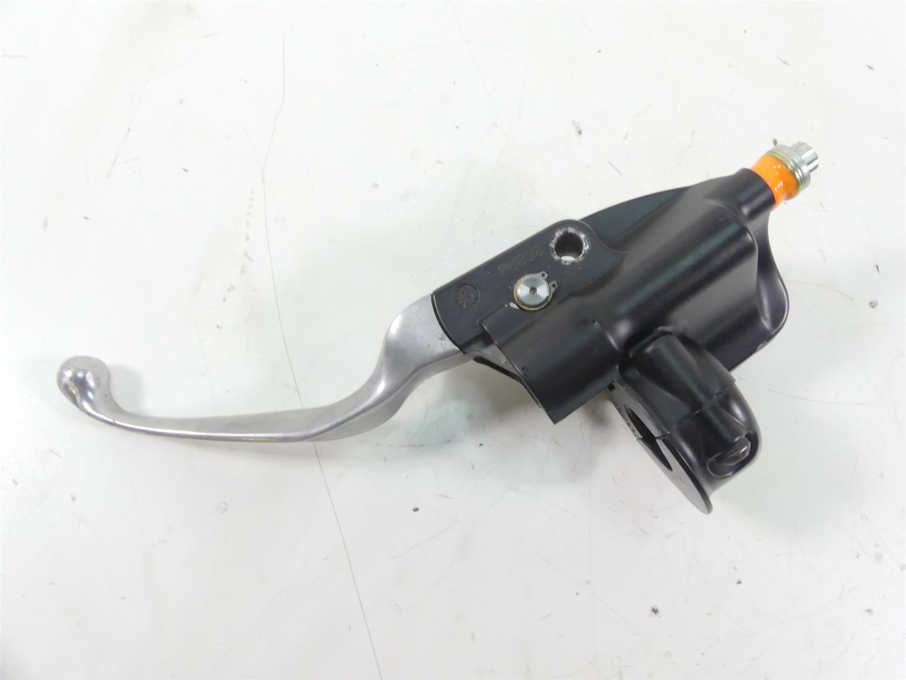 2009 Harley FXDF Dyna Fat Bob Front Brake Master Cylinder 11/16" 45170-08F {{ shop.shopifyCountryName }} - Mototech271