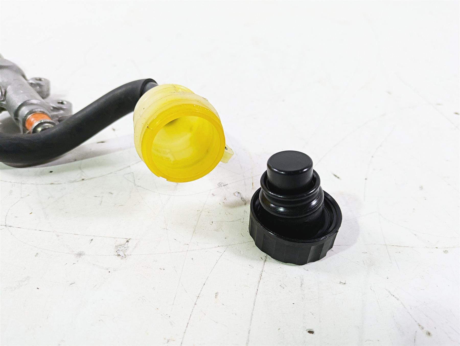 2016 Suzuki GSXR1000 Nissin Rear Brake Master Cylinder 69600-47H30 69600-47H31 {{ shop.shopifyCountryName }} - Mototech271