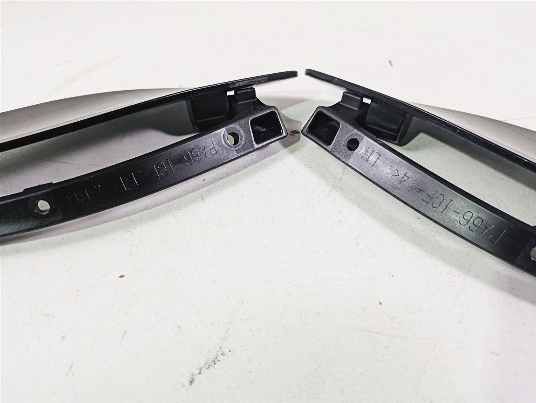 2015 Harley Touring FLHTKL Electra Glide Left Right Wind Deflector Set 57200012 {{ shop.shopifyCountryName }} - Mototech271