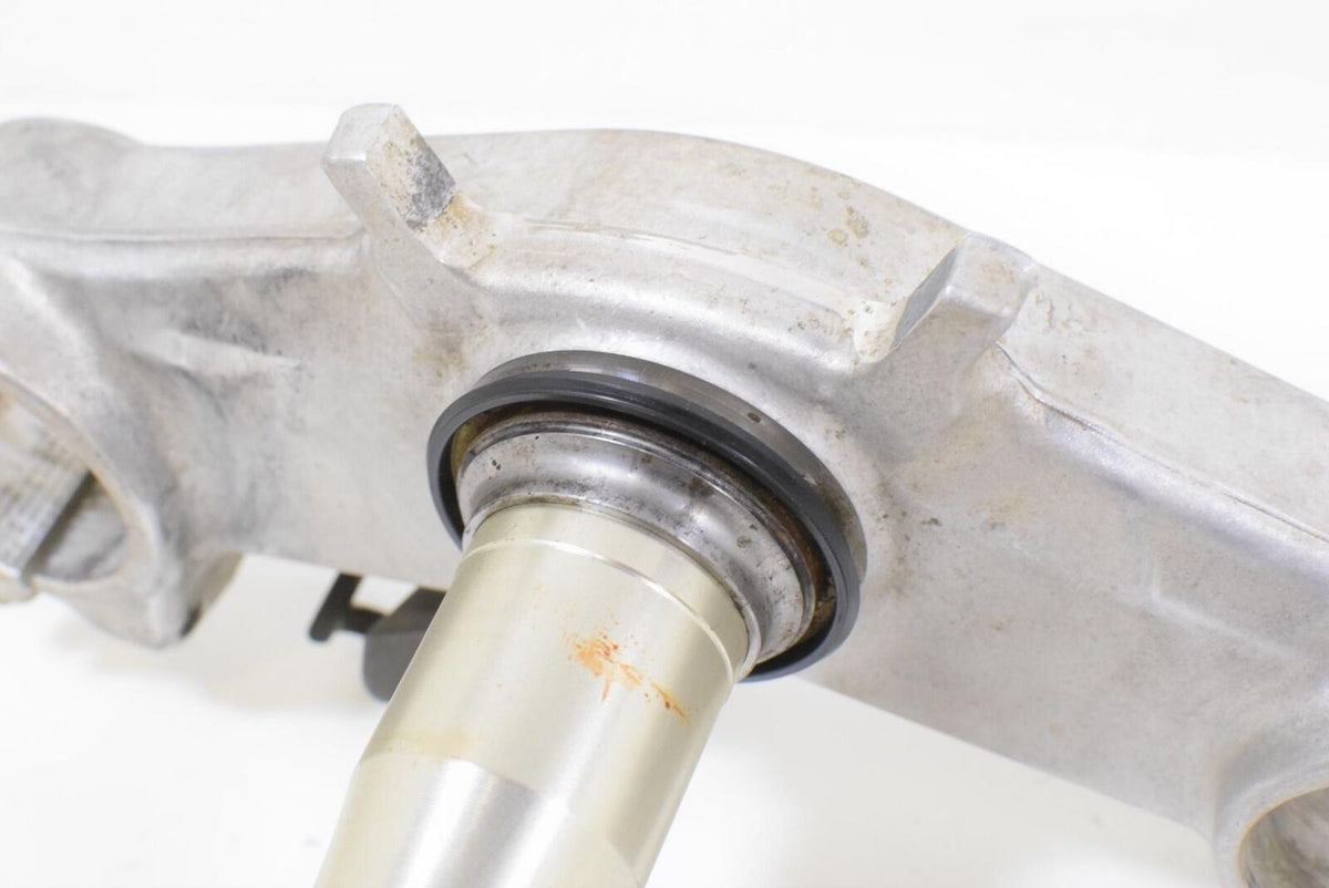 06 Kawasaki ZX636 ZX6R ZX6 Ninja Lower Triple Tree Steering Yoke 44037-0020 {{ shop.shopifyCountryName }} - Mototech271