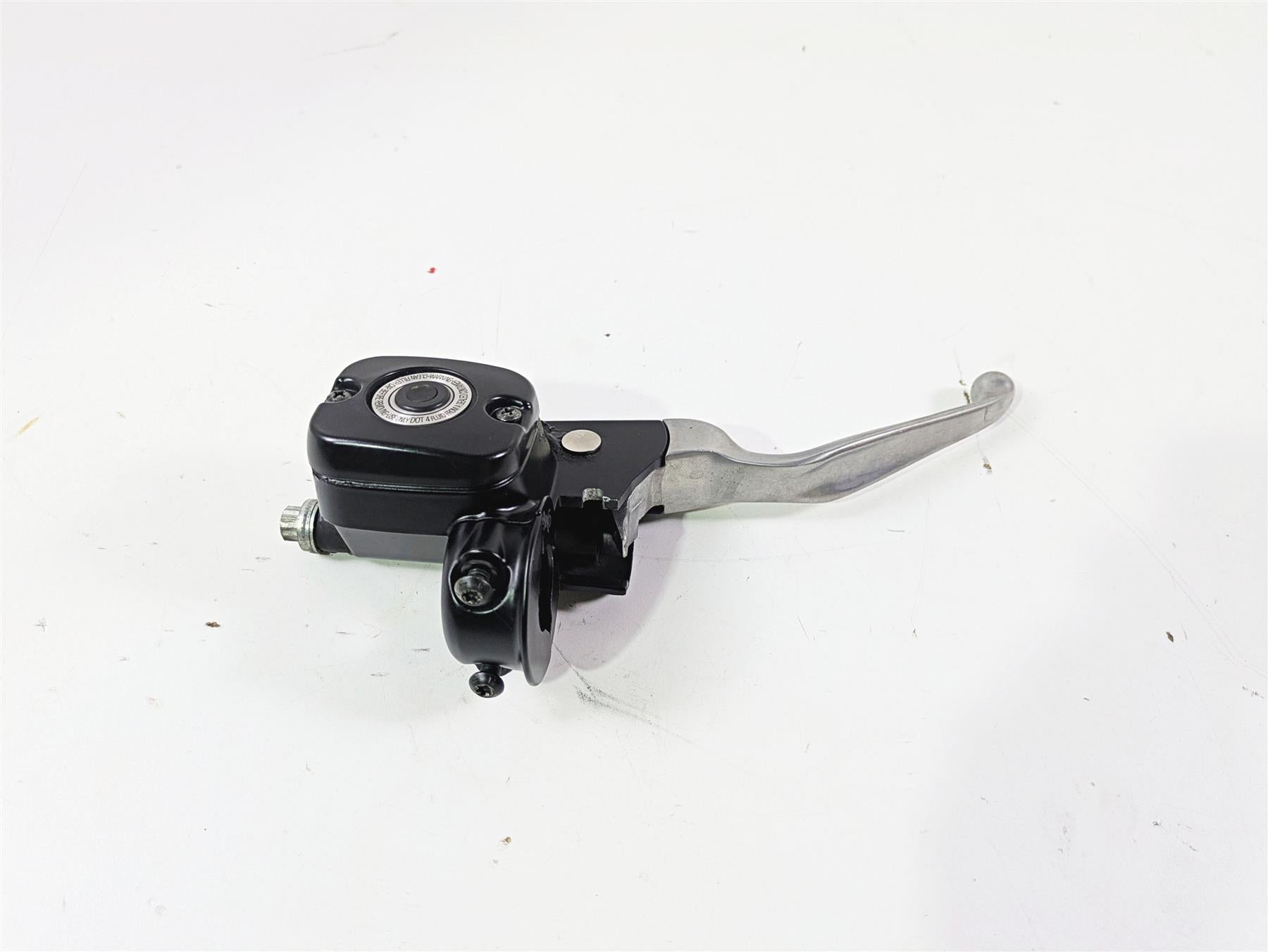 2014 Harley FLS Softail Slim Front Brake Master Cylinder 9/16" 45029-11D {{ shop.shopifyCountryName }} - Mototech271