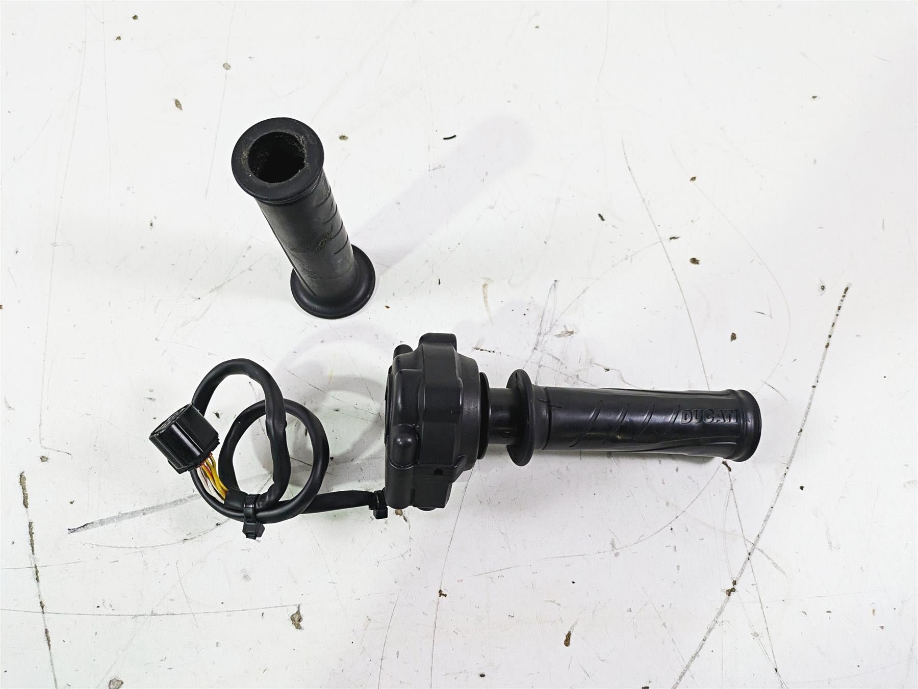 2015 Ducati Panigale 1299 S Ride By Wire Throttle Sensor & Grip 66020011B {{ shop.shopifyCountryName }} - Mototech271