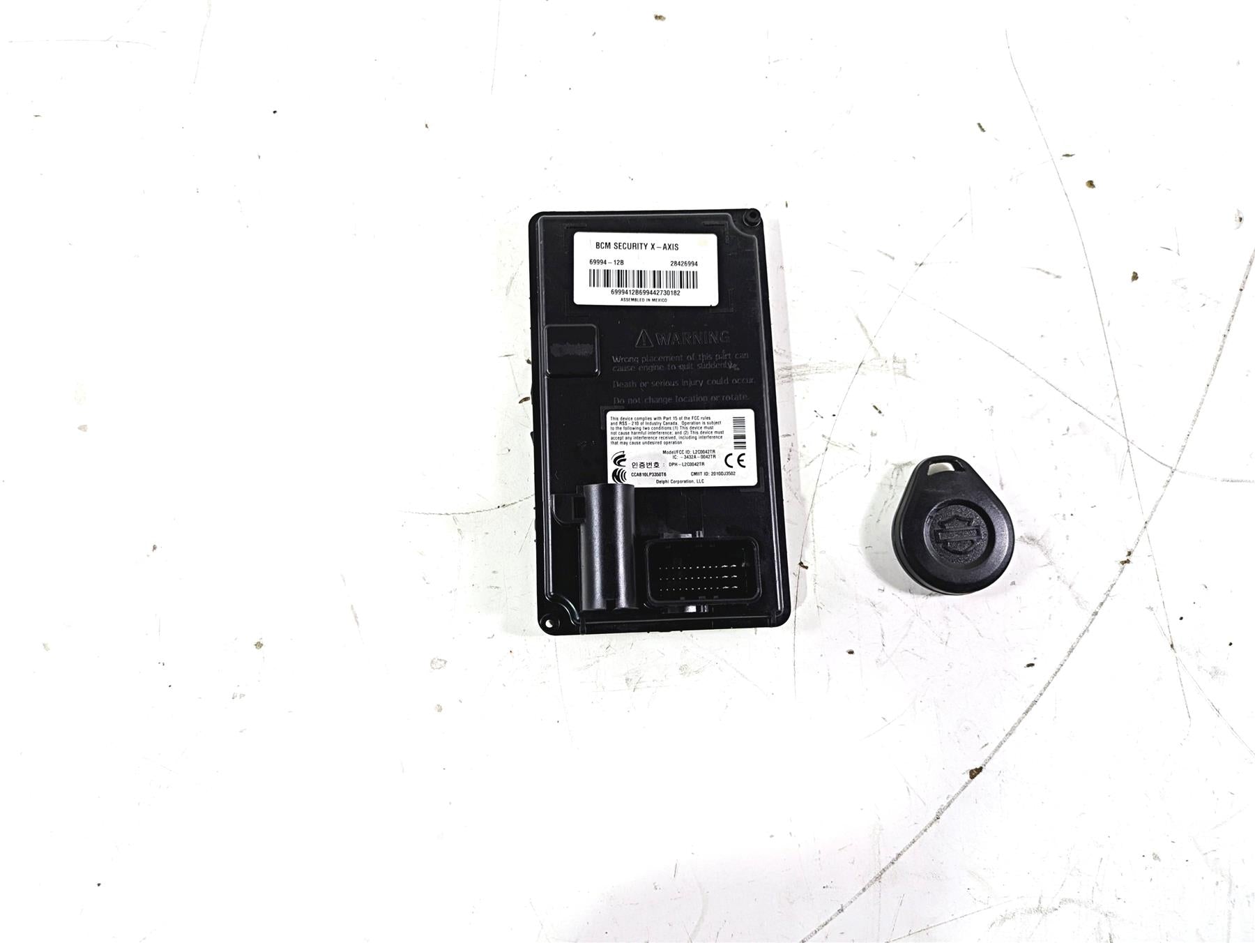 2016 Harley Touring FLTRX Road Glide Bcm Module Antenna Fob Key 69994-12B