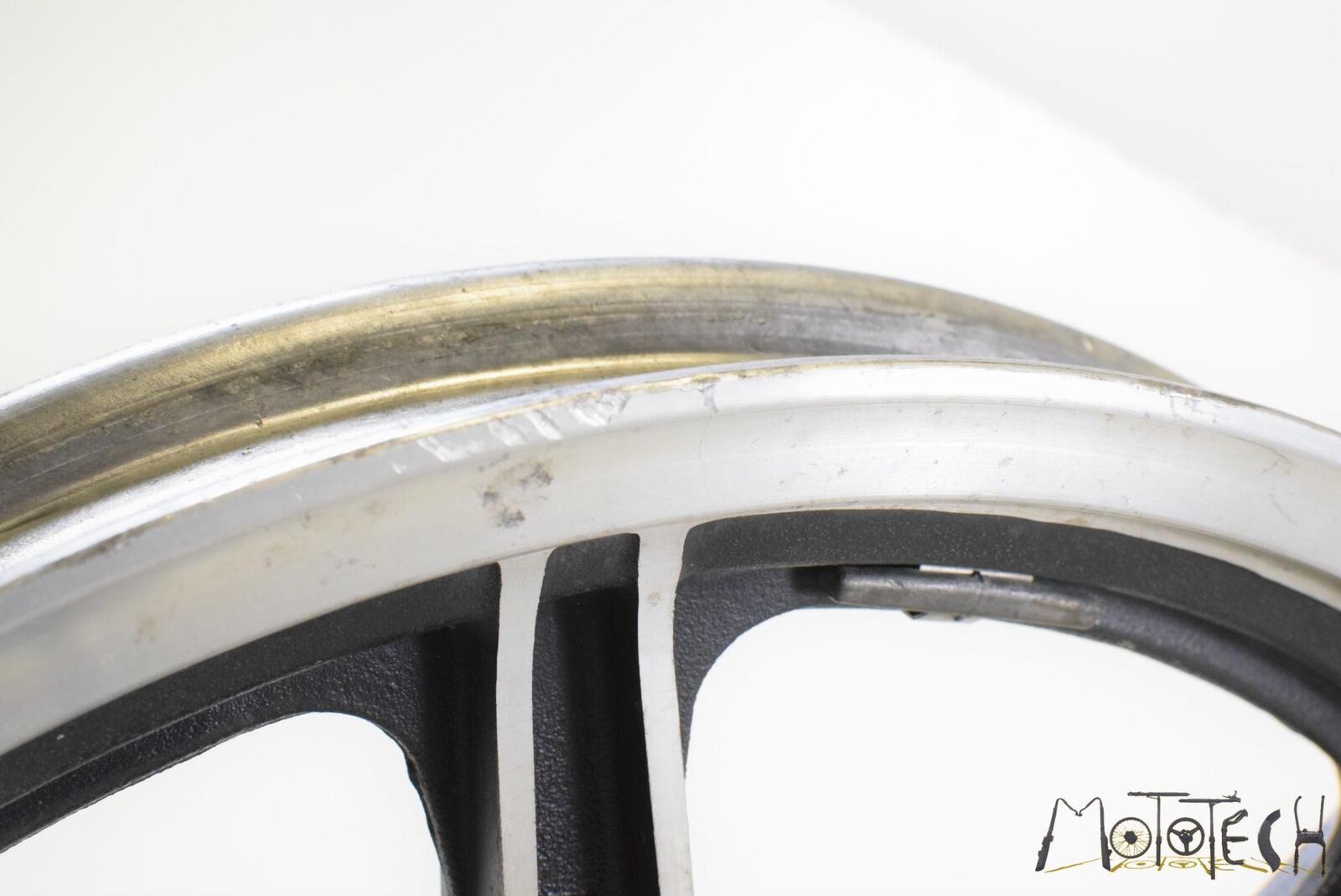 1980 Yamaha XS1100SG XS1100 SG Front 19x1.85 Wheel Rim STRAIGHT 5MT-25398-00-00 {{ shop.shopifyCountryName }} - Mototech271